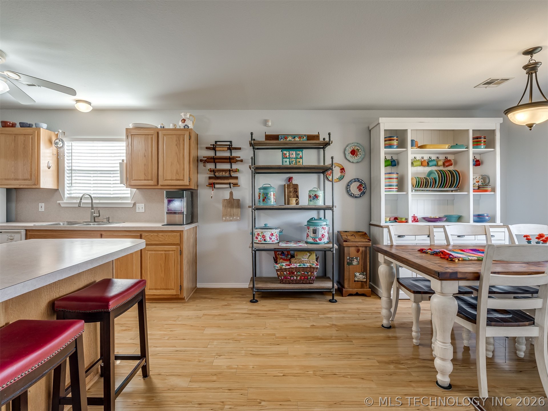 6108 S Waco Avenue Property Photo 16