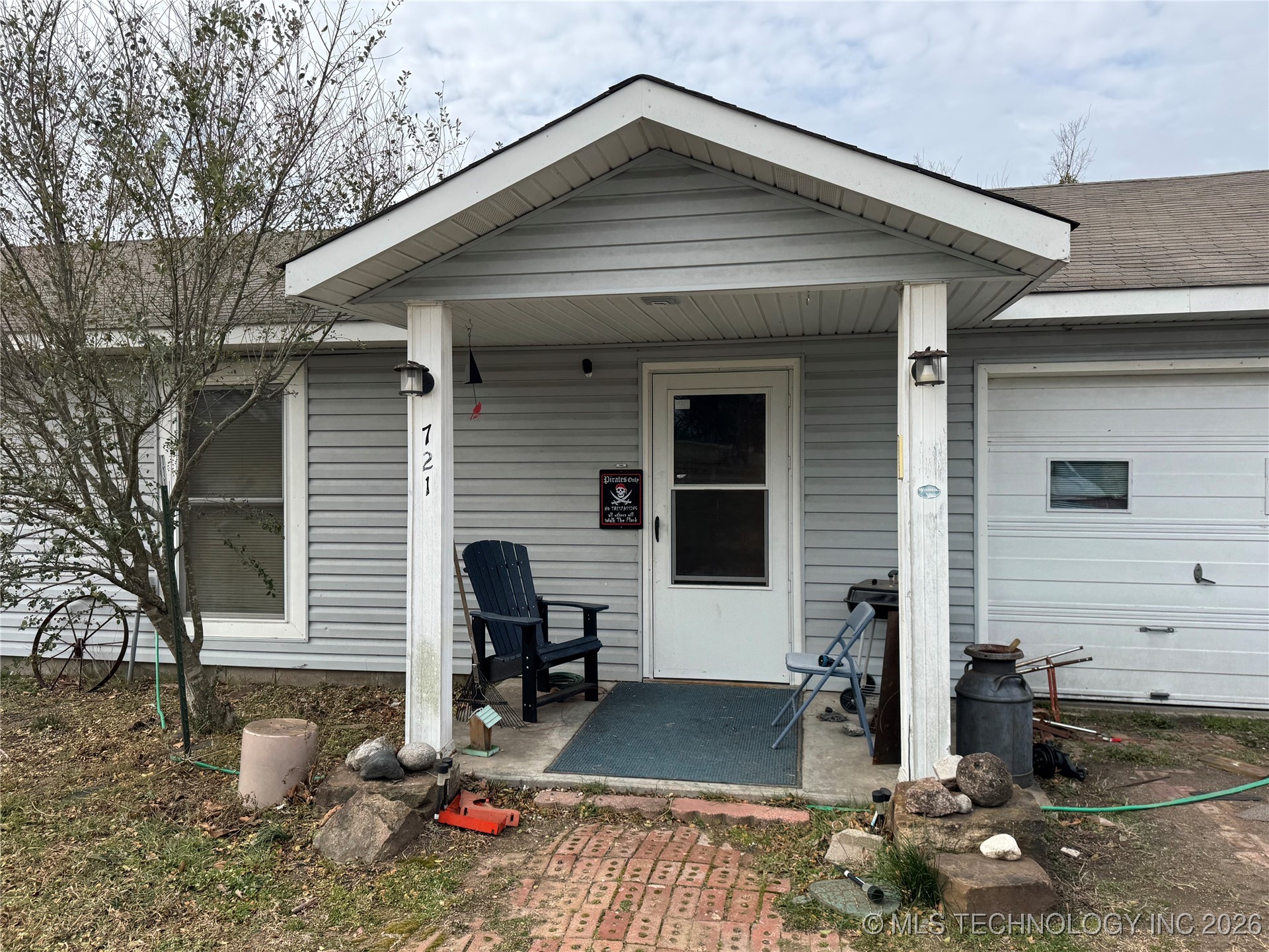 721 Hill Street Property Photo 2