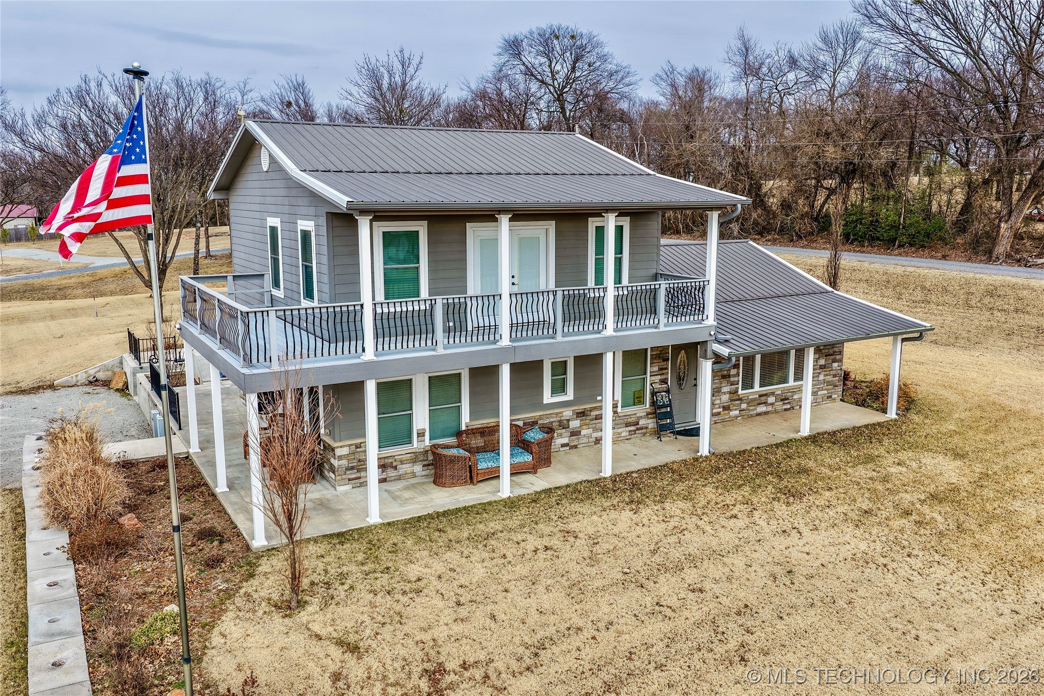 417165 Mockingbird Lane Property Photo 1