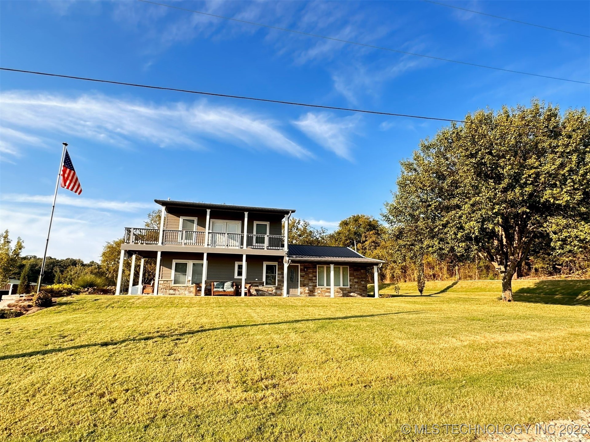 417165 Mockingbird Lane Property Photo 3