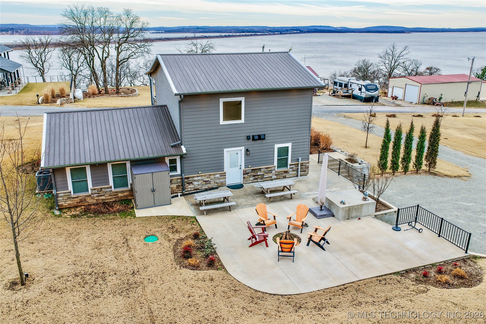 417165 Mockingbird Lane Property Photo 4