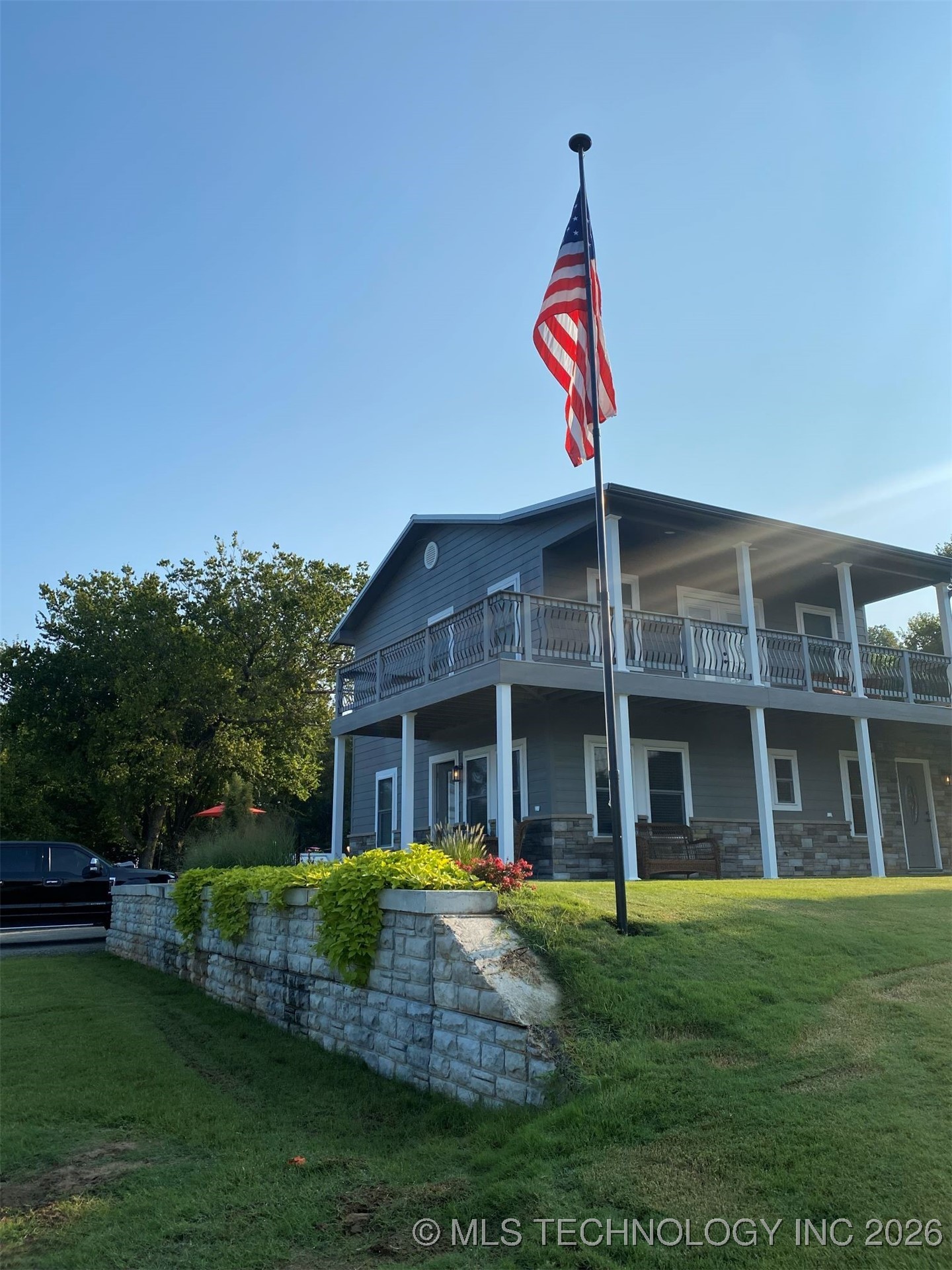 417165 Mockingbird Lane Property Photo 6