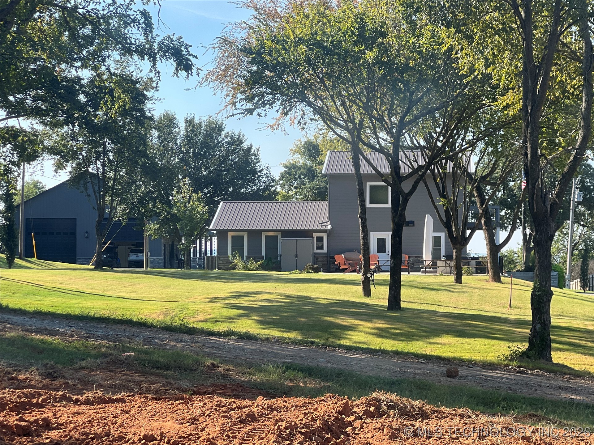 417165 Mockingbird Lane Property Photo 7