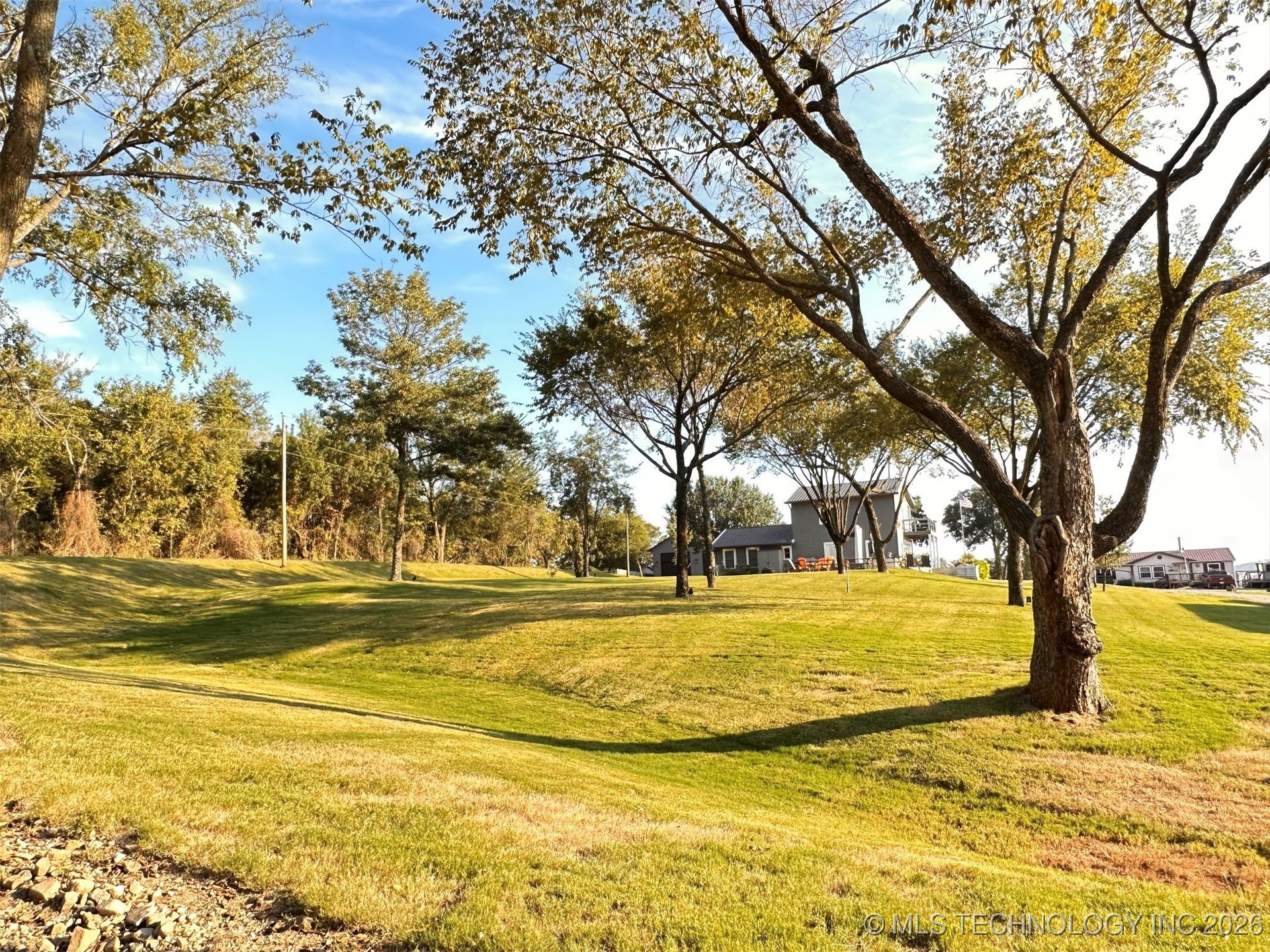 417165 Mockingbird Lane Property Photo 8