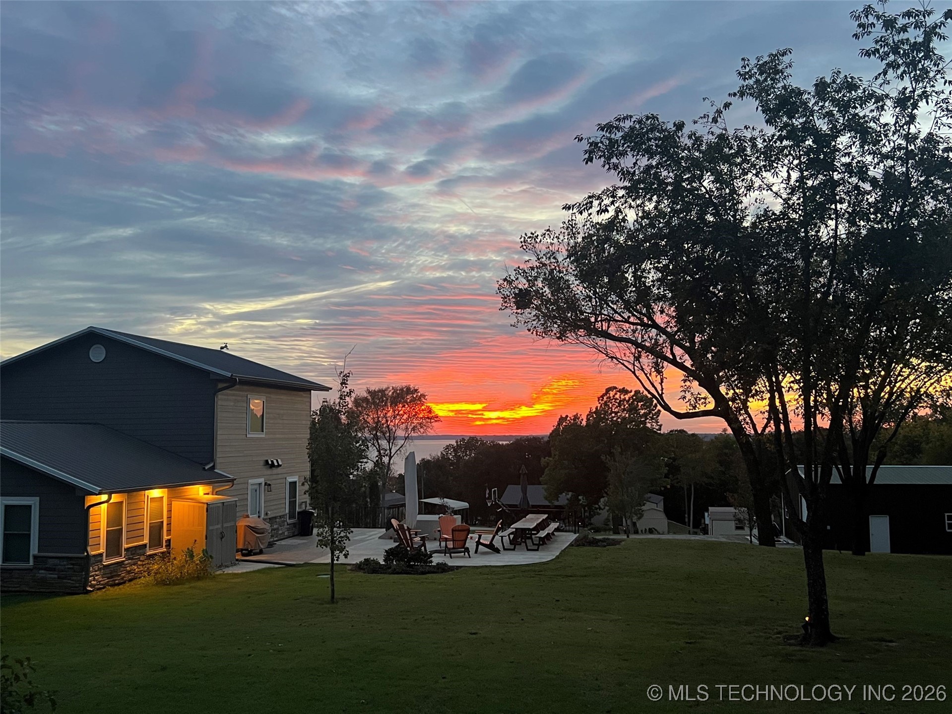 417165 Mockingbird Lane Property Photo 9