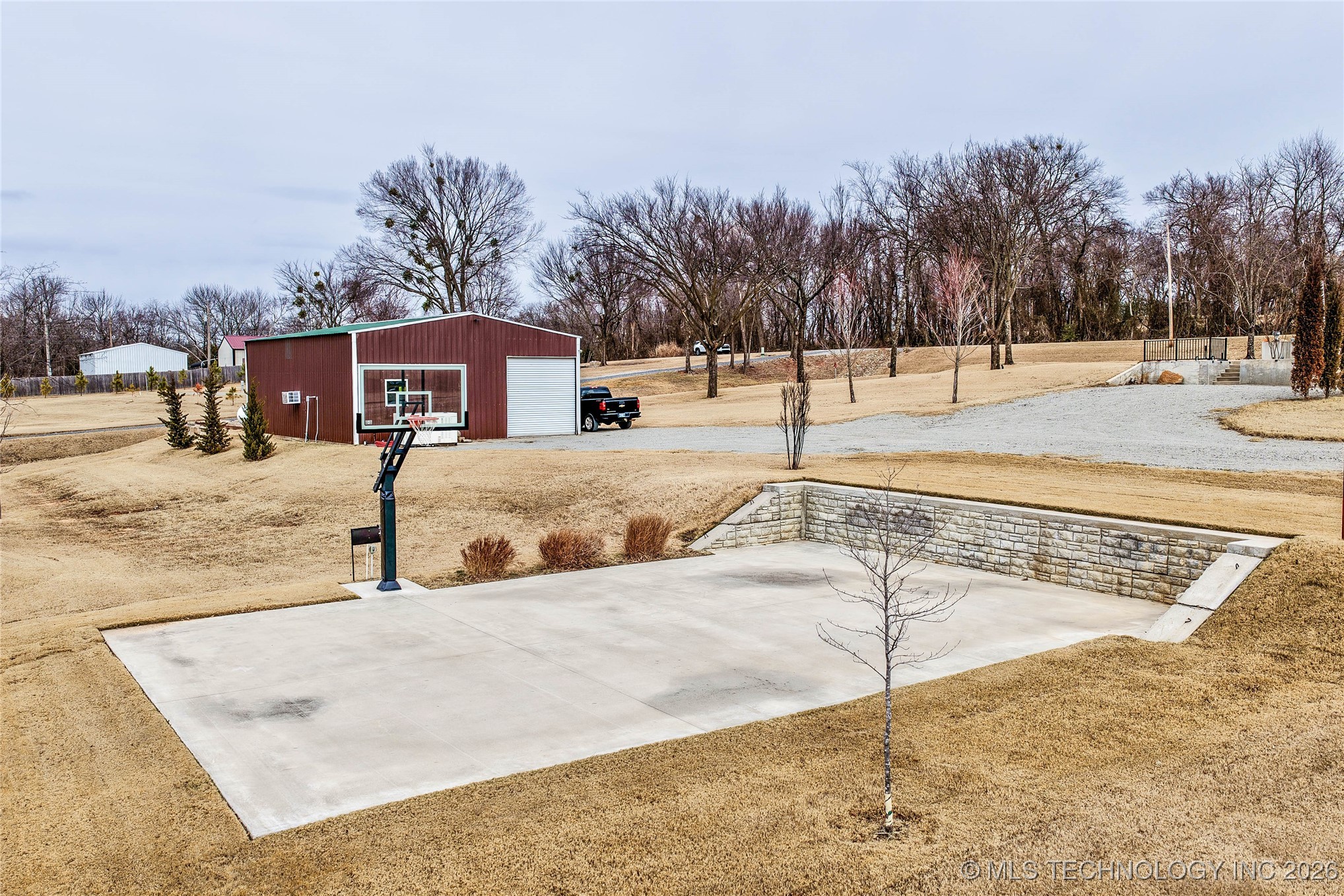 417165 Mockingbird Lane Property Photo 14