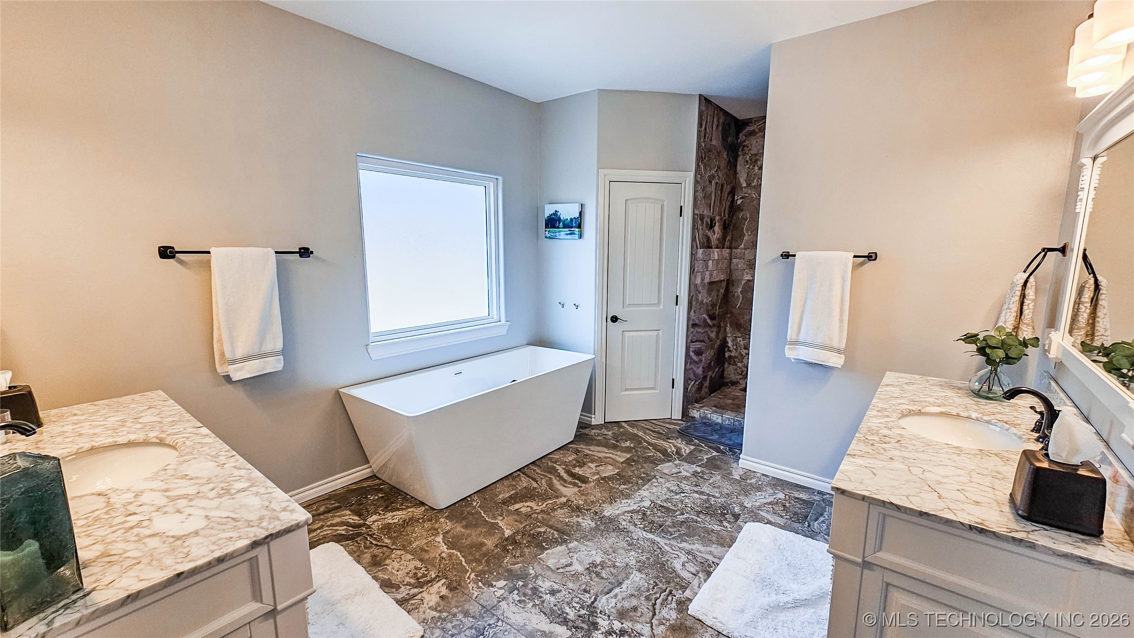 417165 Mockingbird Lane Property Photo 37