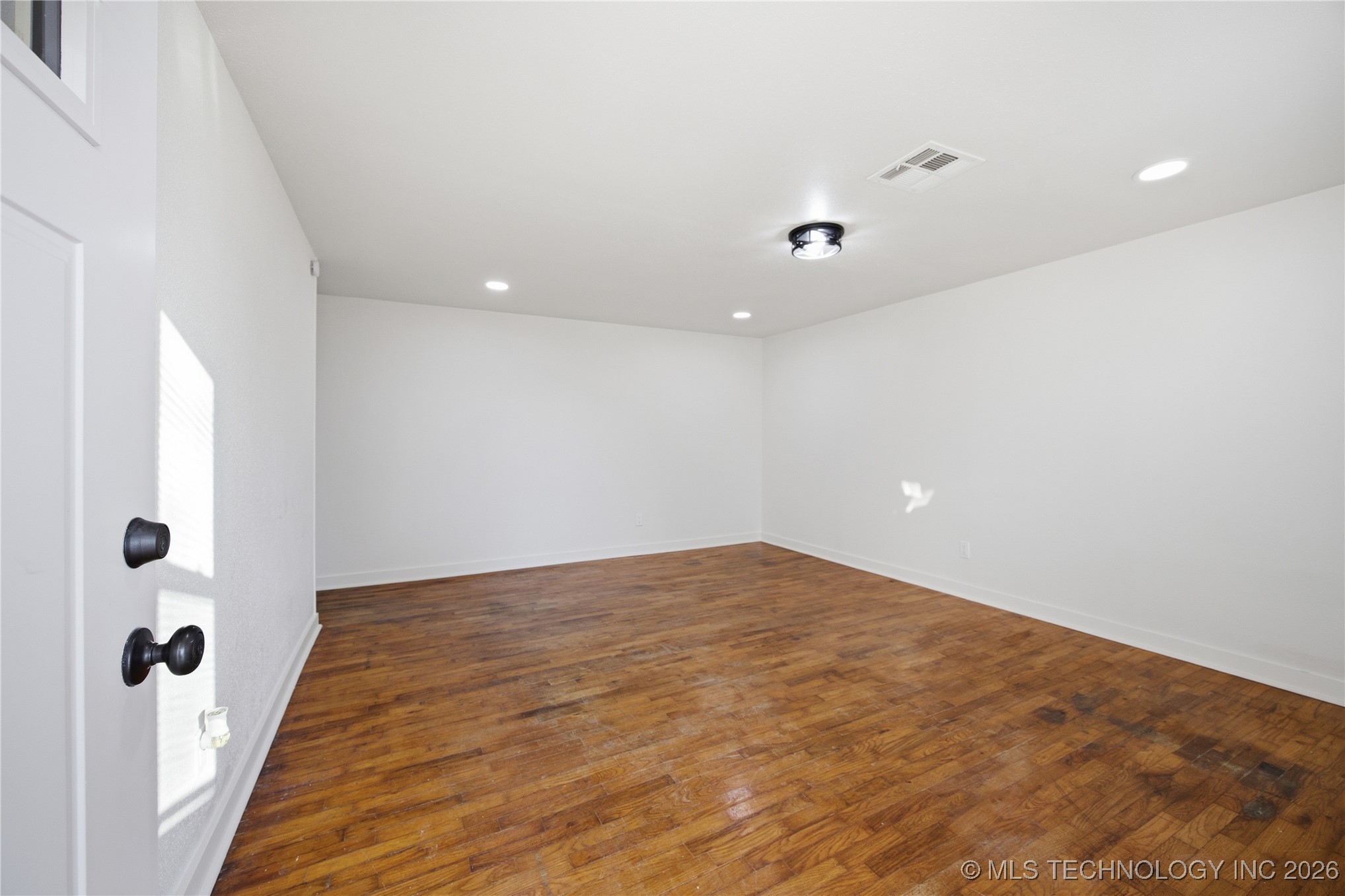 306 First Street Property Photo 3