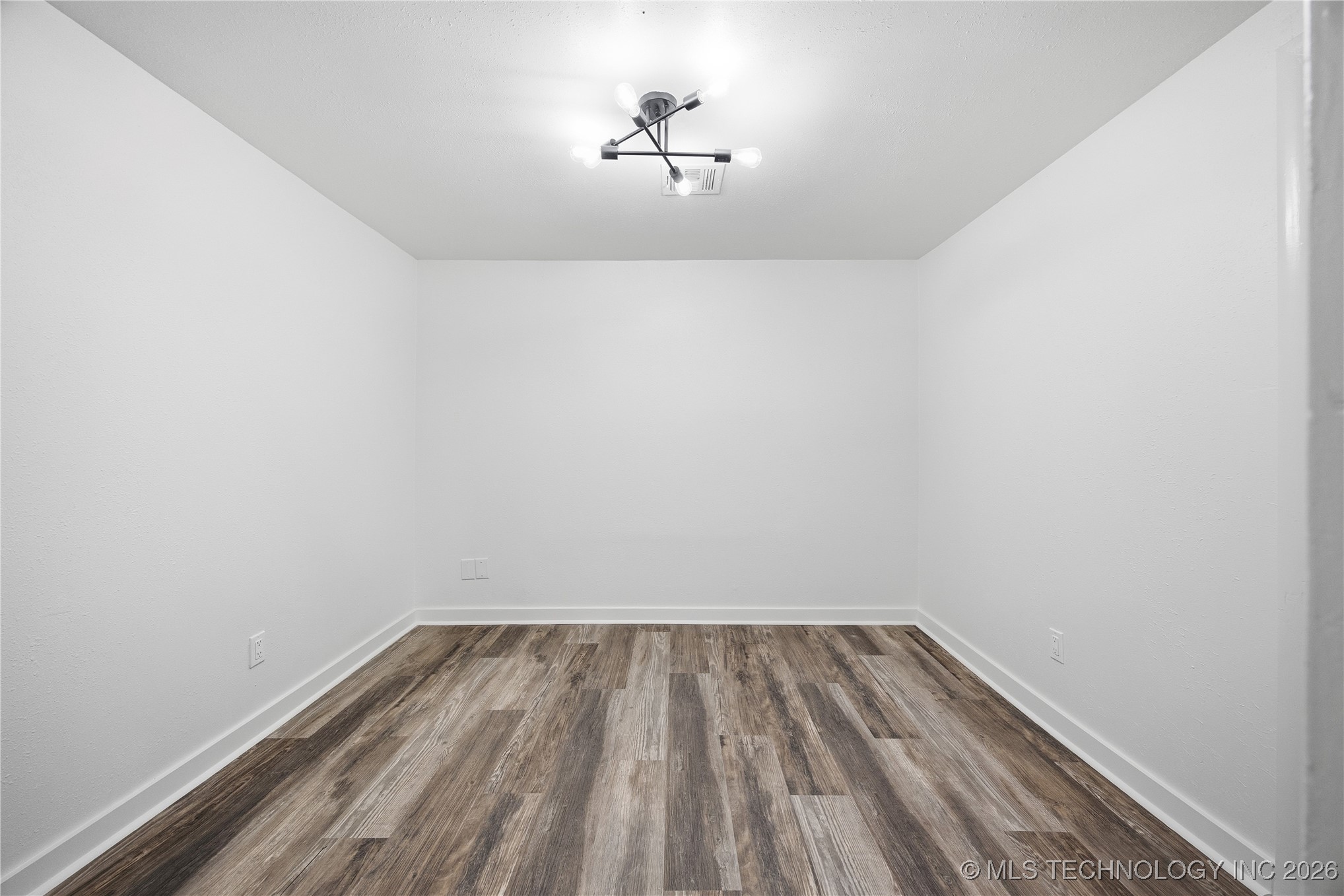 306 First Street Property Photo 6