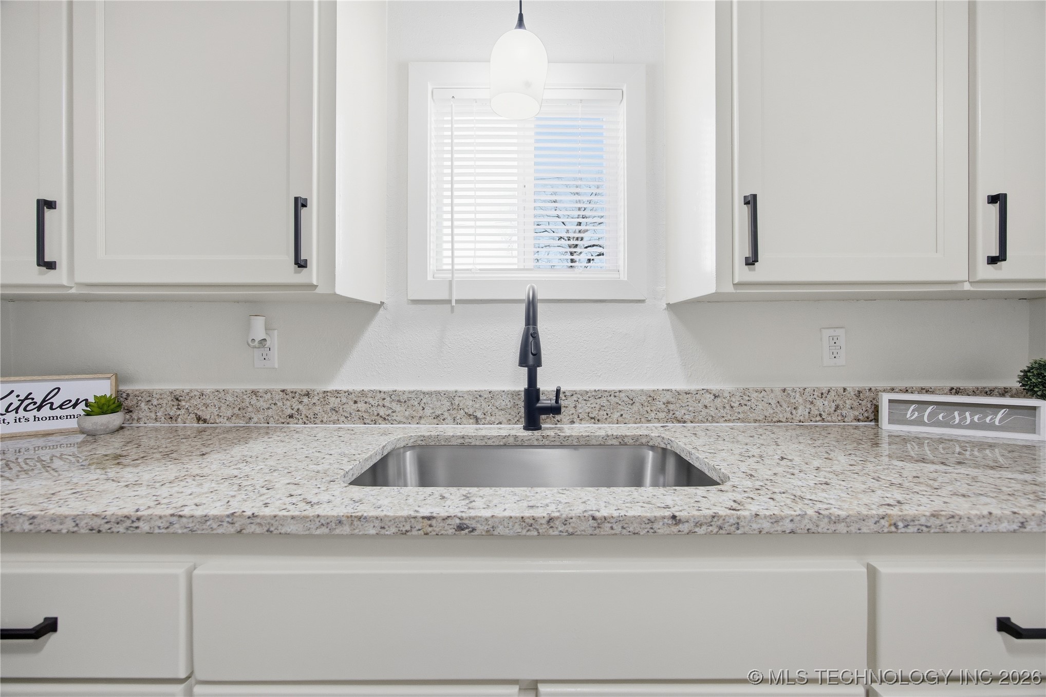 306 First Street Property Photo 8