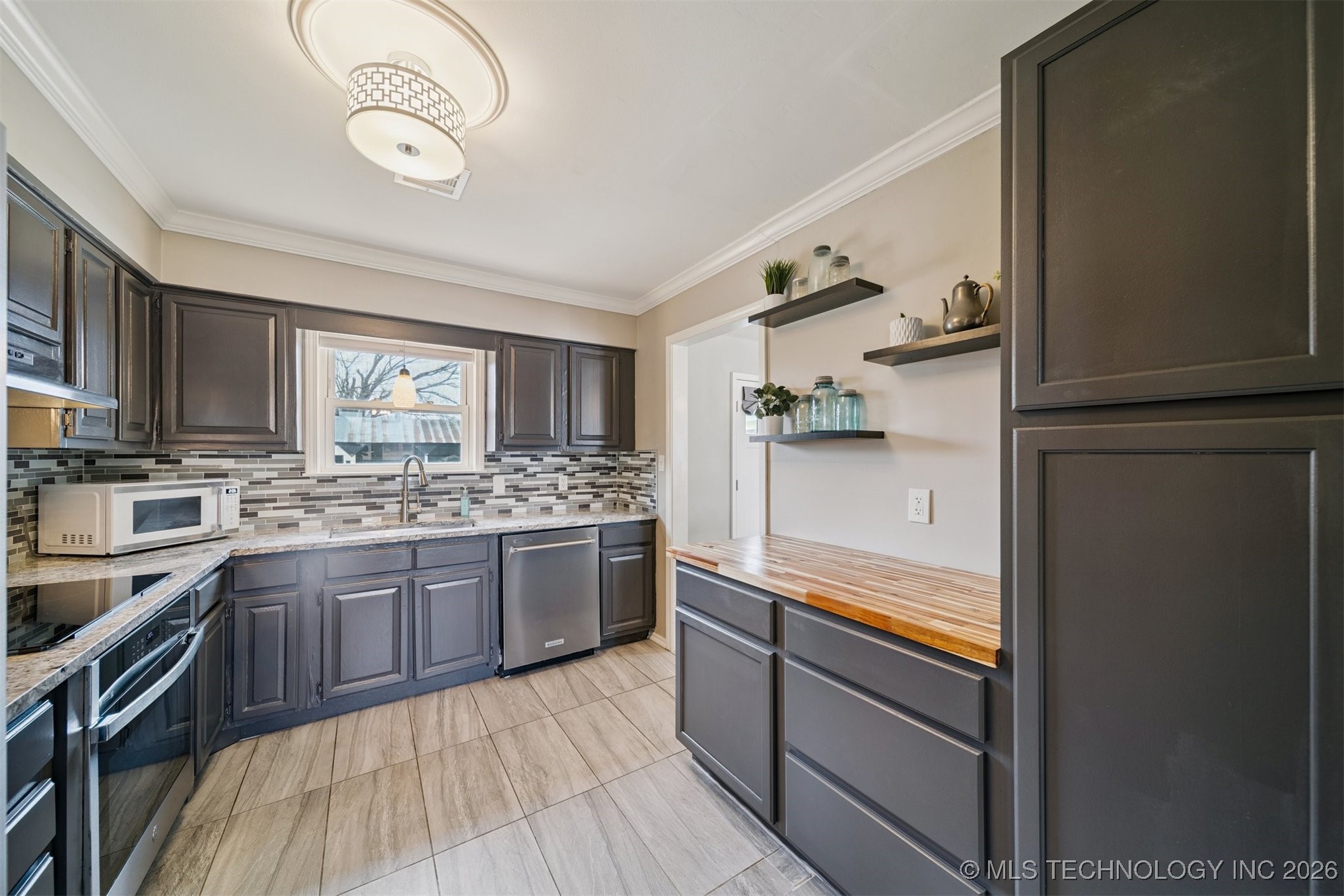 12440 N 97th East Avenue Property Photo 9