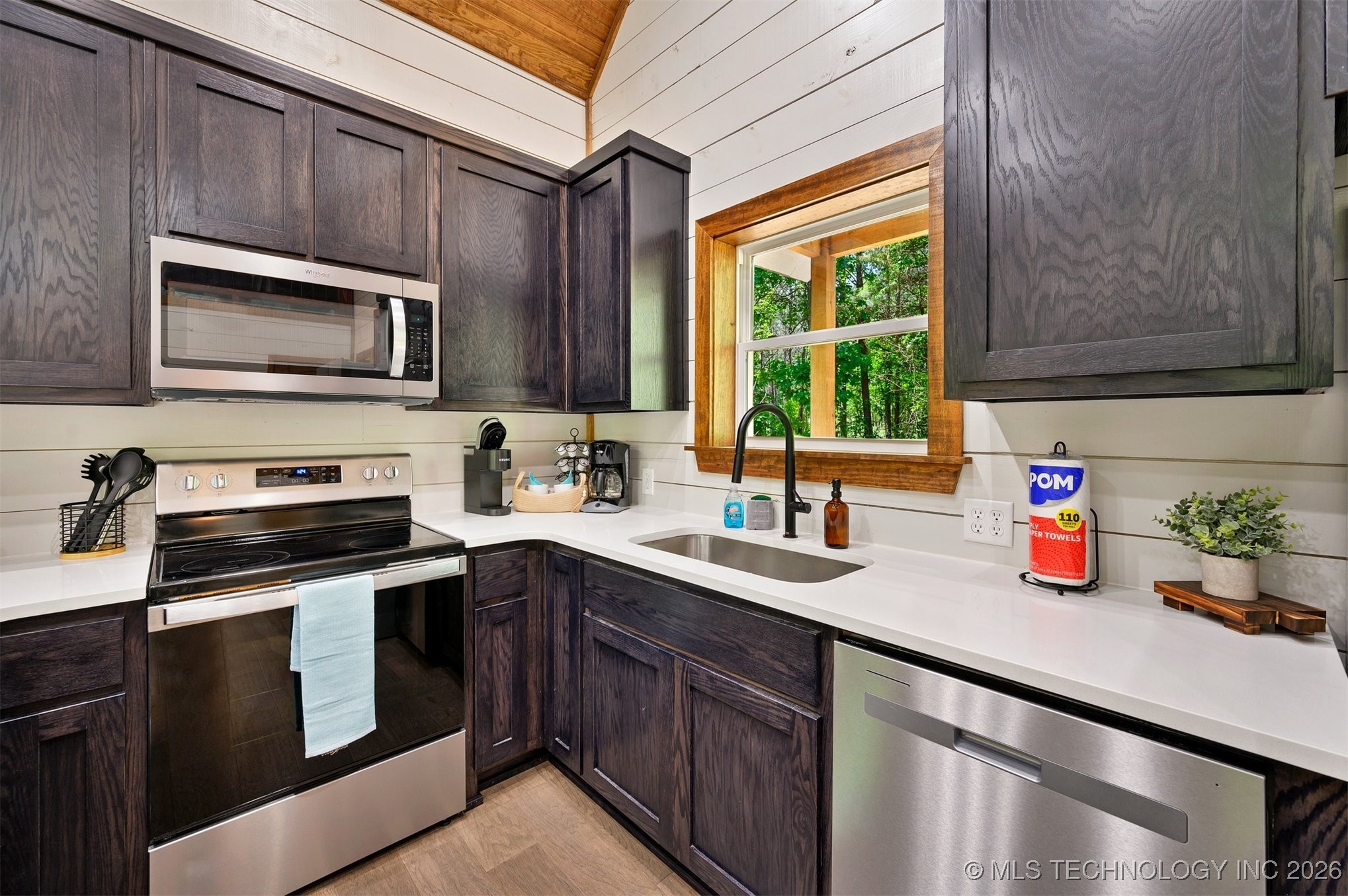 156 S Locust Trail Property Photo 17