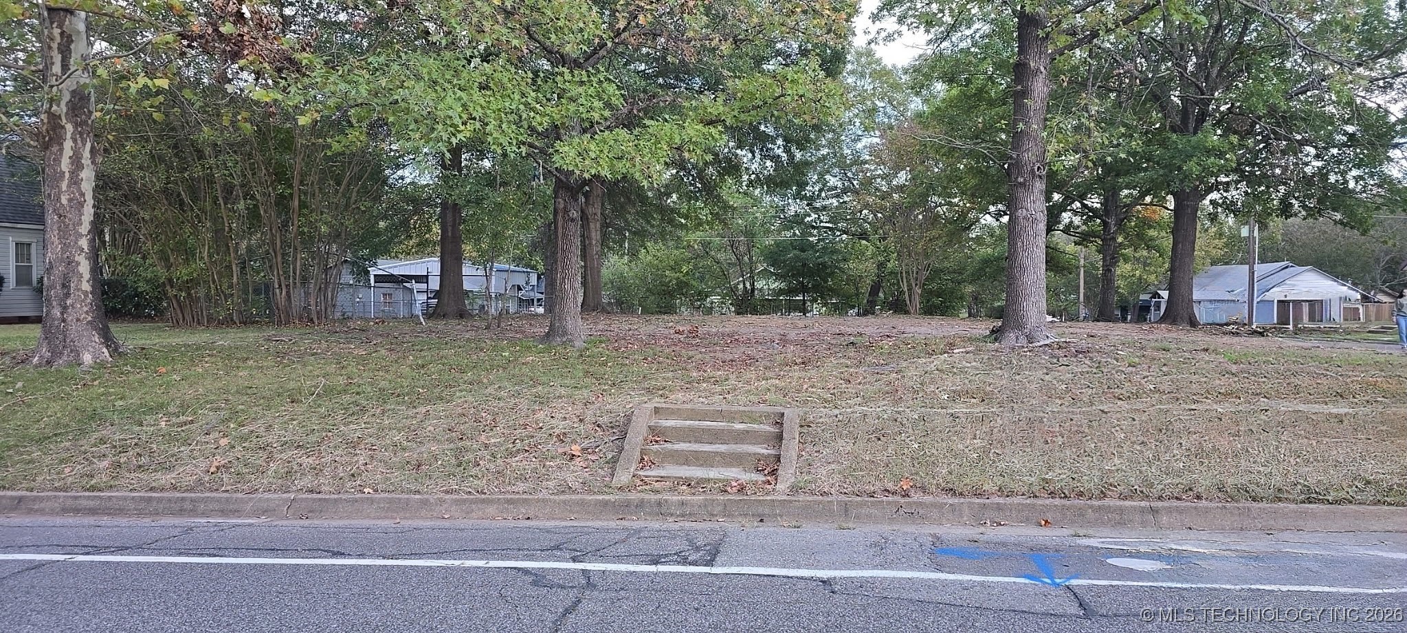 902 N 6th Avenue Property Photo 4