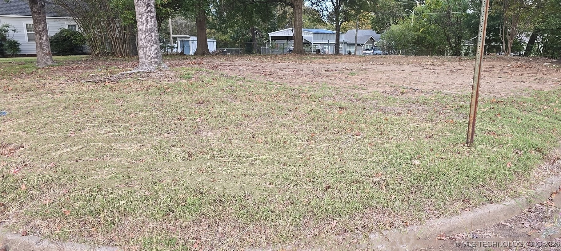 902 N 6th Avenue Property Photo 9