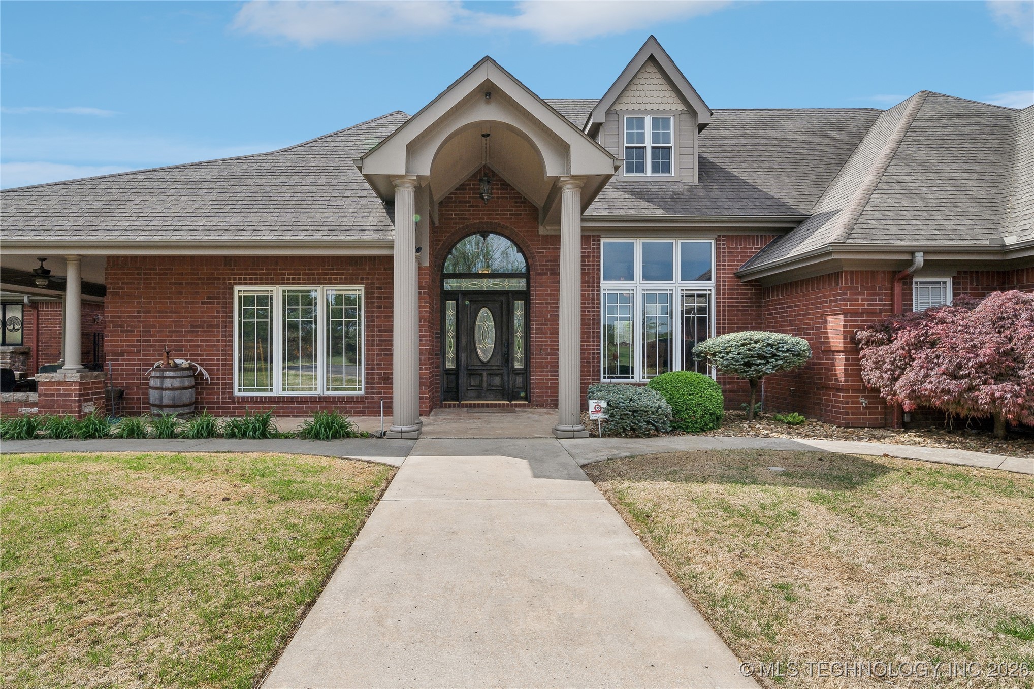 2372 Fox Street Property Photo 3