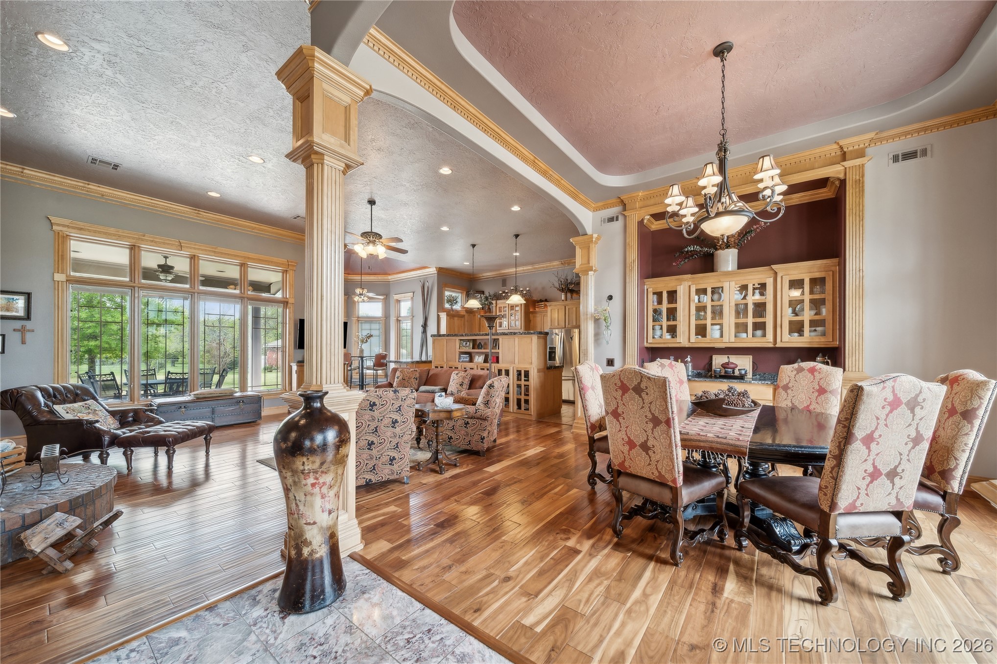 2372 Fox Street Property Photo 5