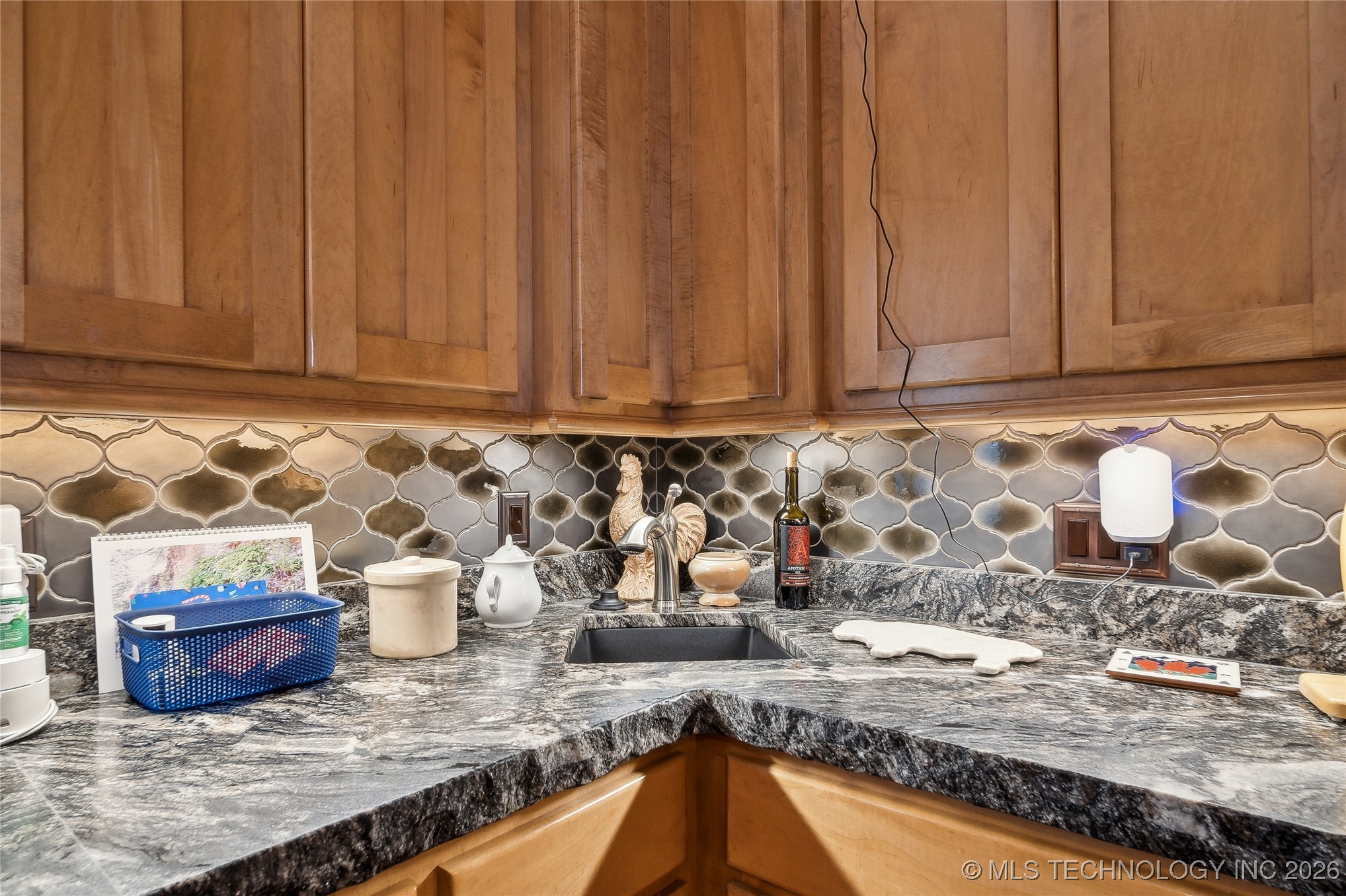 2372 Fox Street Property Photo 10