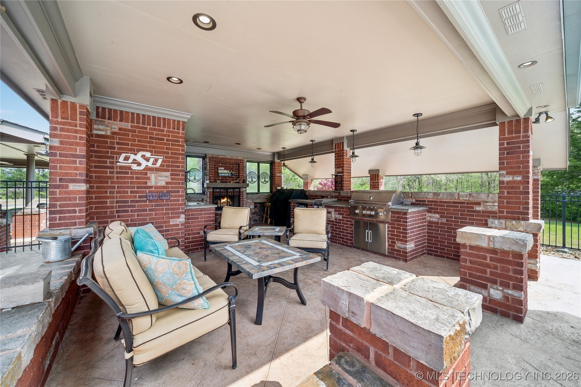 2372 Fox Street Property Photo 28