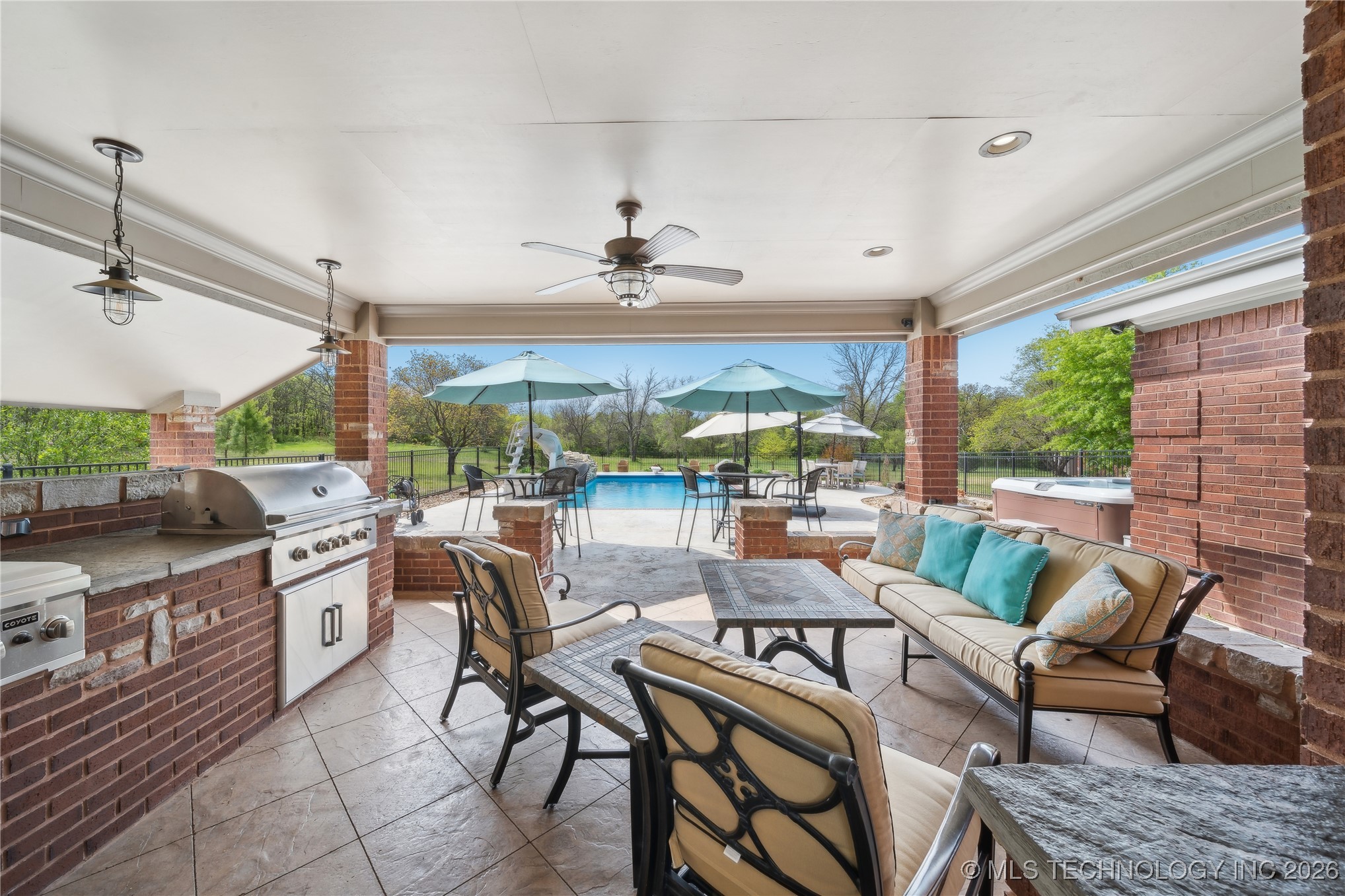 2372 Fox Street Property Photo 30