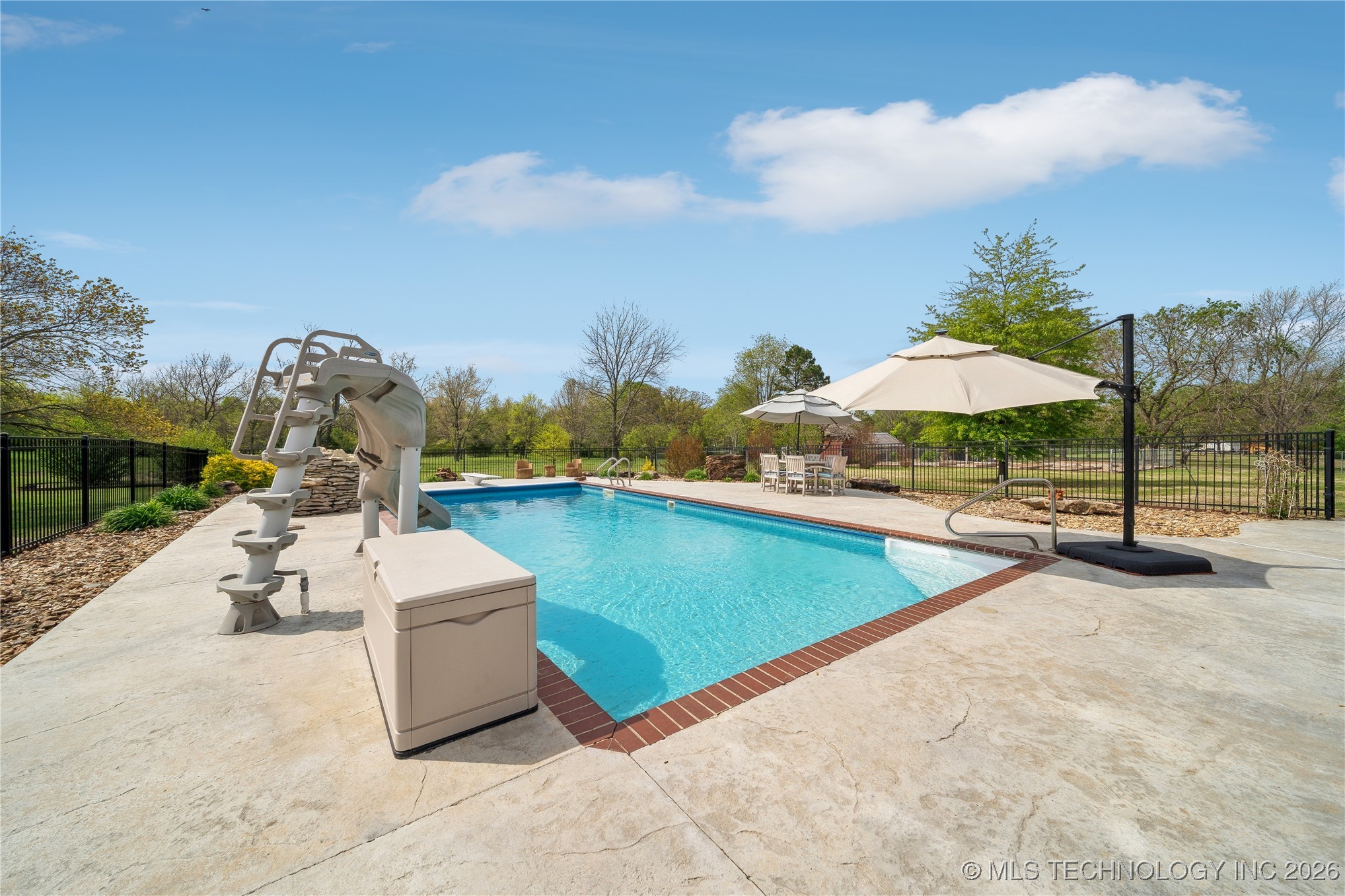 2372 Fox Street Property Photo 33