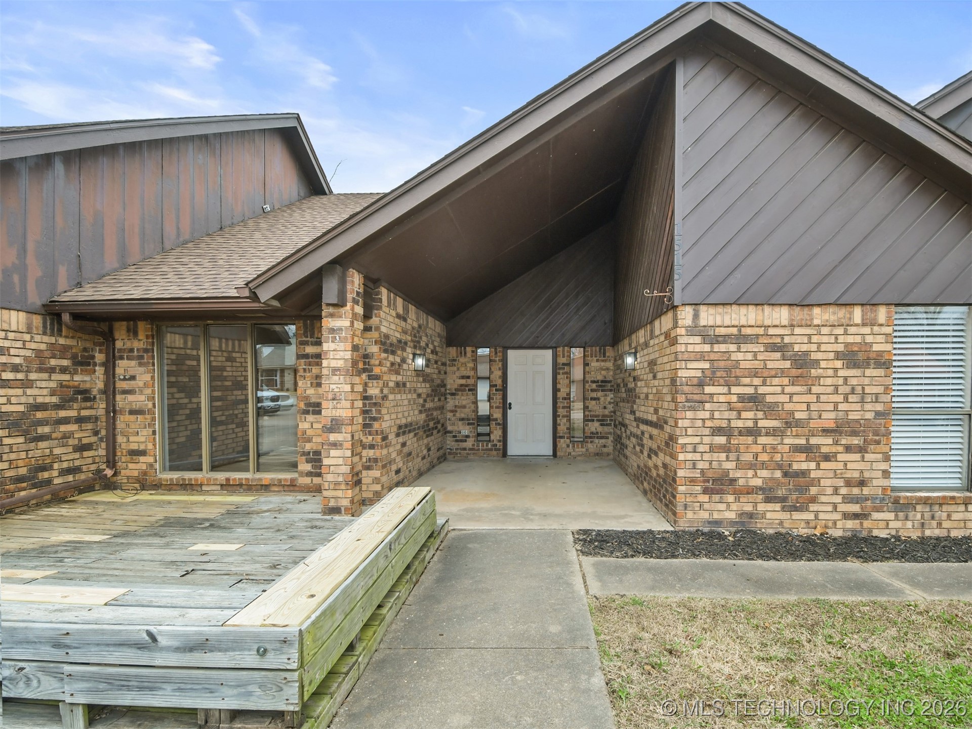 1515 Ward Road Property Photo 2