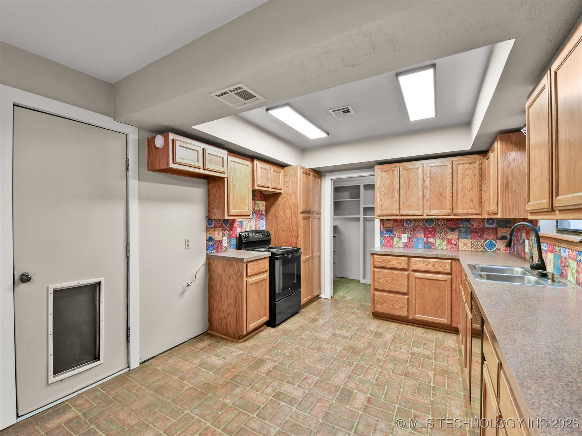 1515 Ward Road Property Photo 3