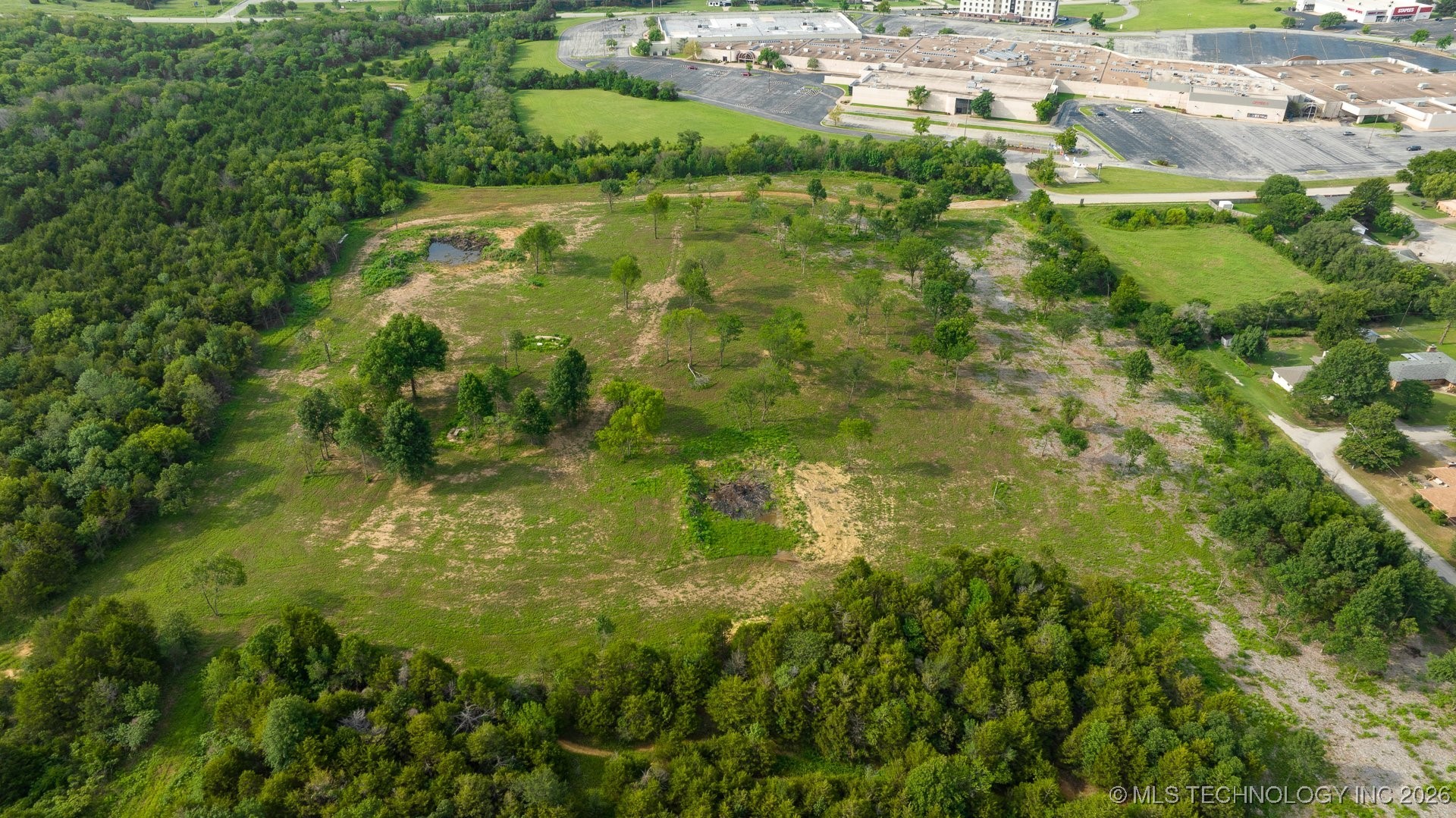 2 Se Barnett Avenue Property Photo 1