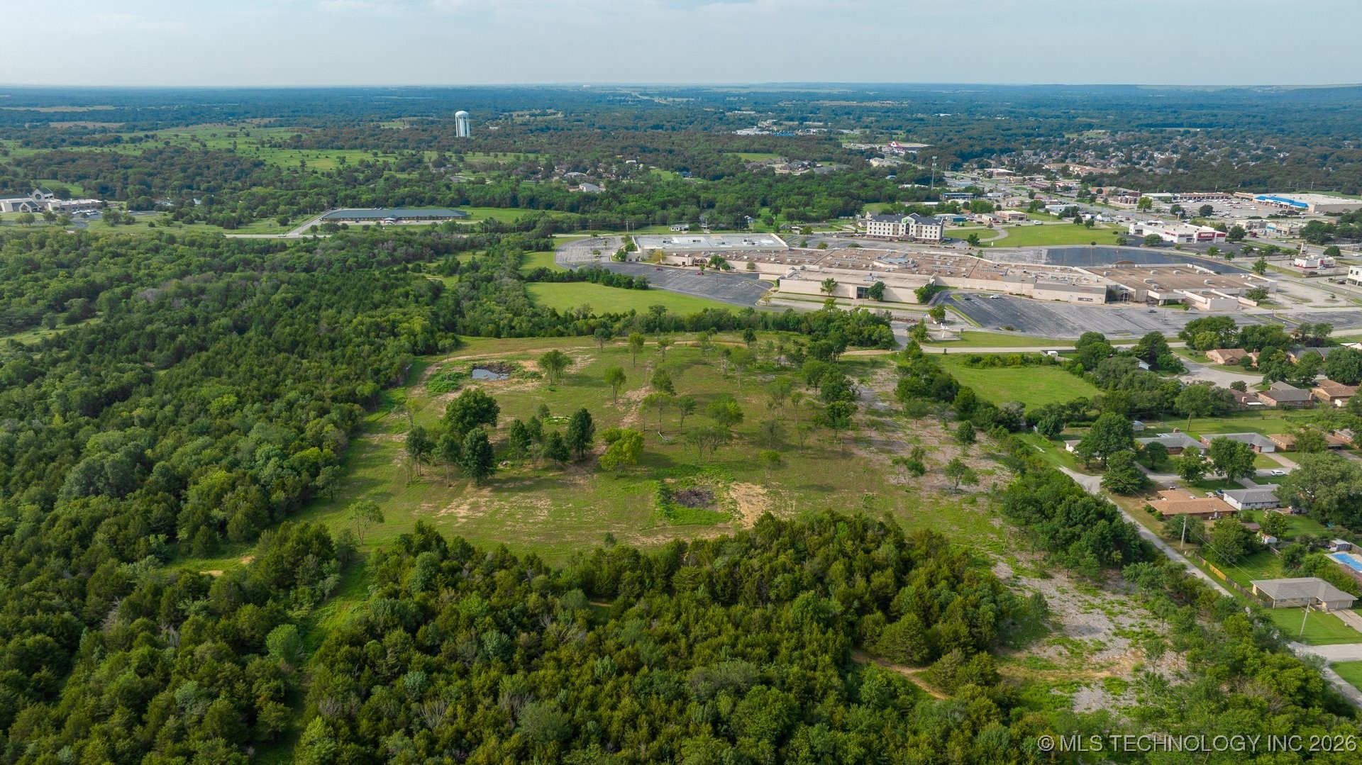 2 Se Barnett Avenue Property Photo 2