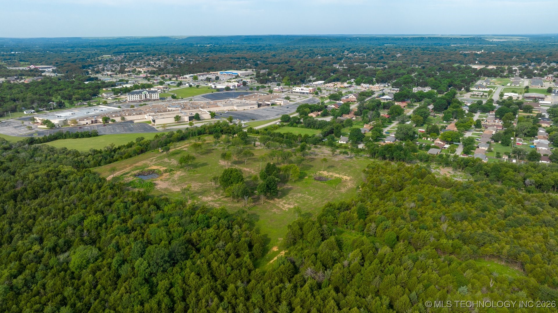 2 Se Barnett Avenue Property Photo 9