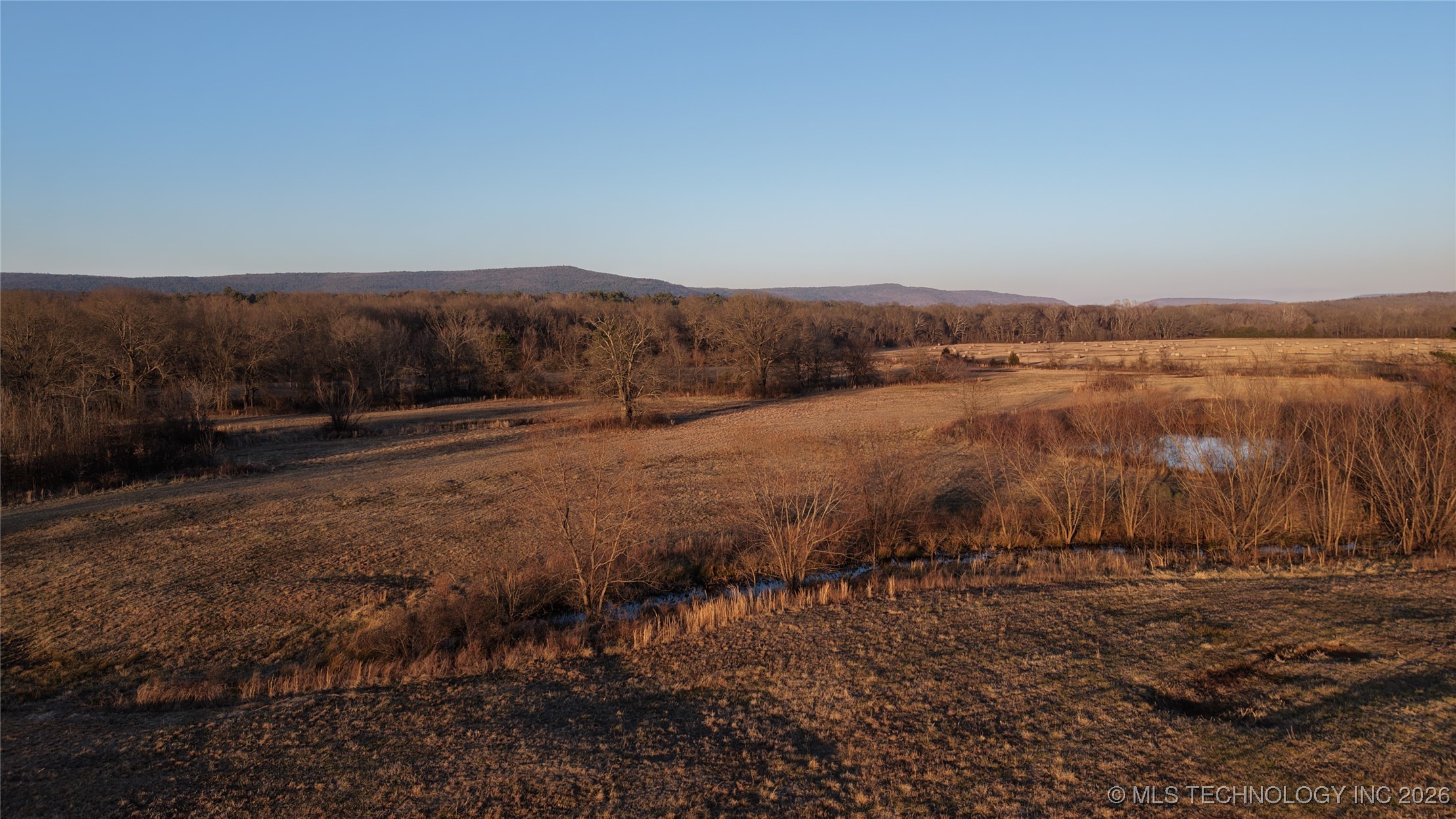 100 Property Photo 22