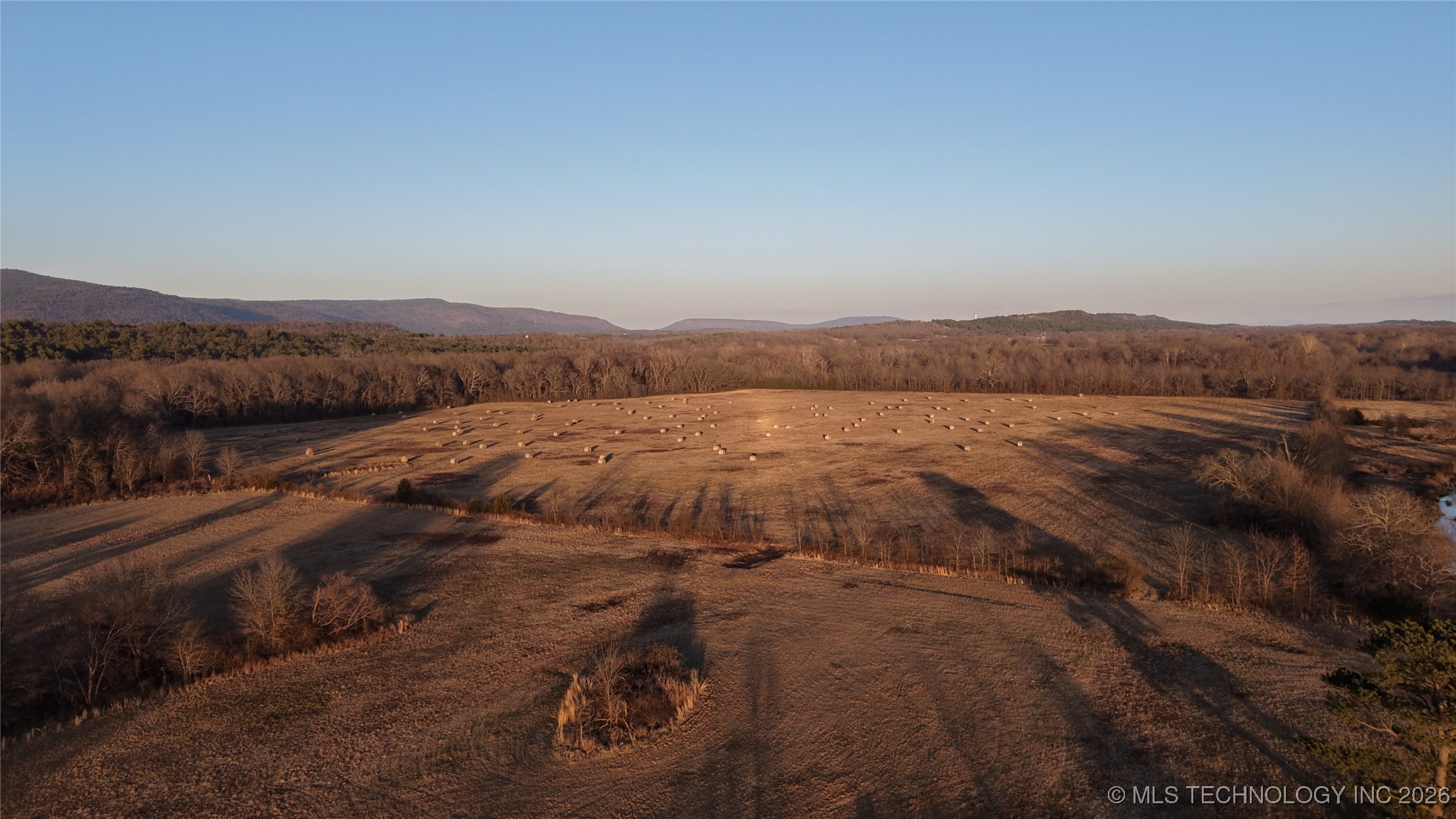 100 Property Photo 23