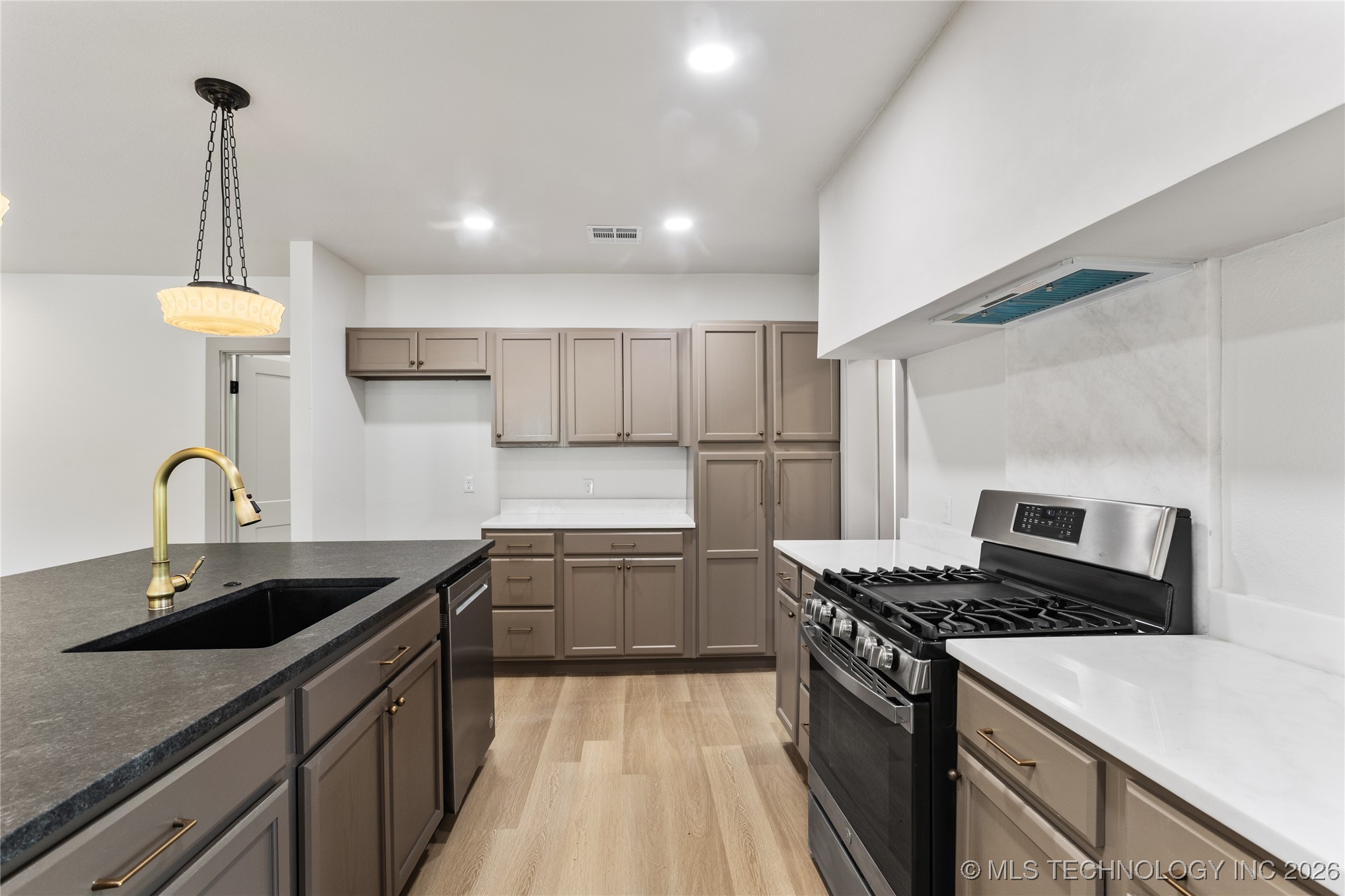 824 Wilson Property Photo 13