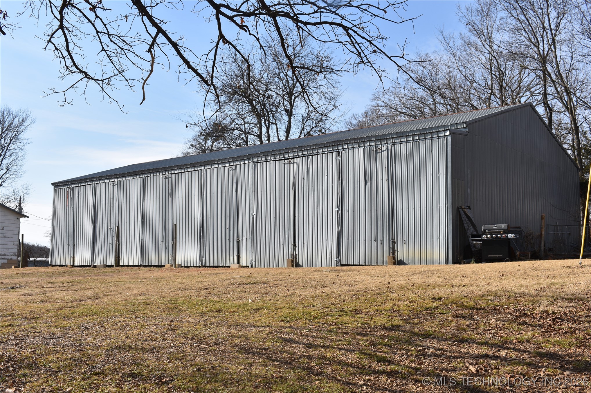 19002 W Woodhaven Drive Property Photo 2