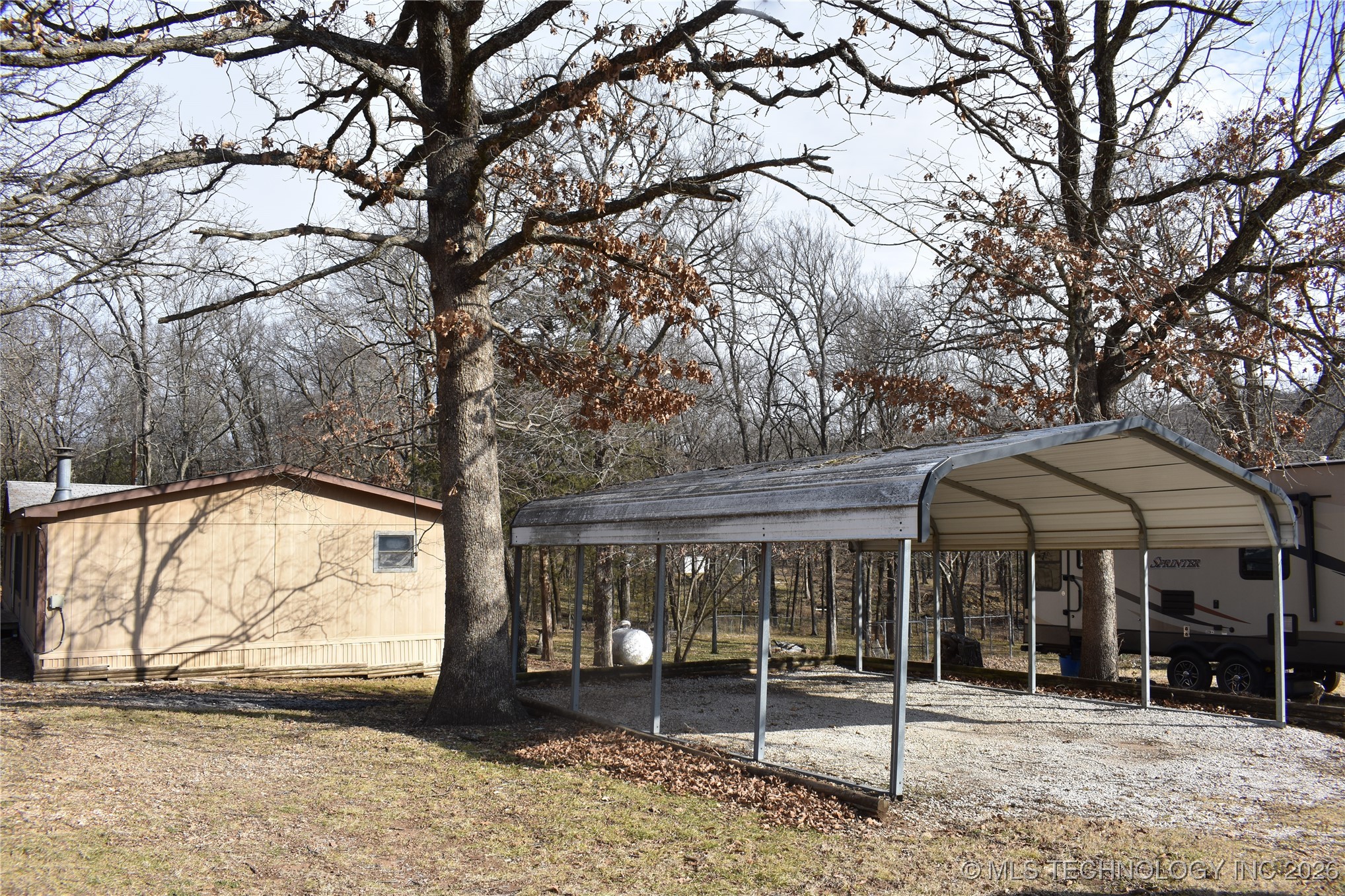 19002 W Woodhaven Drive Property Photo 3