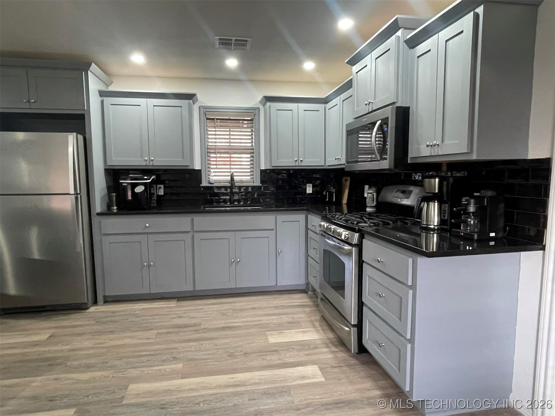 19002 W Woodhaven Drive Property Photo 32