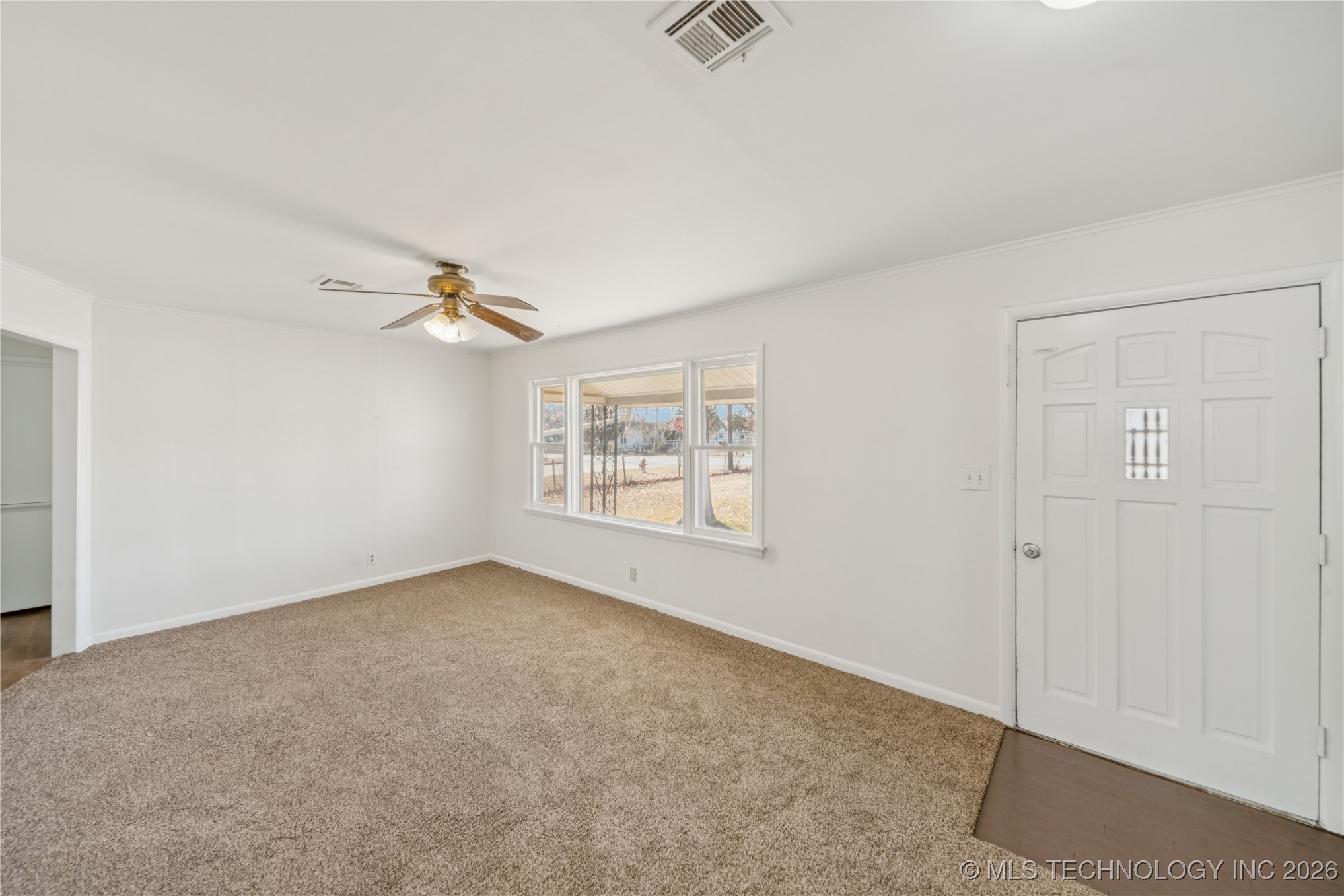 946 S Reavis Road Property Photo 4