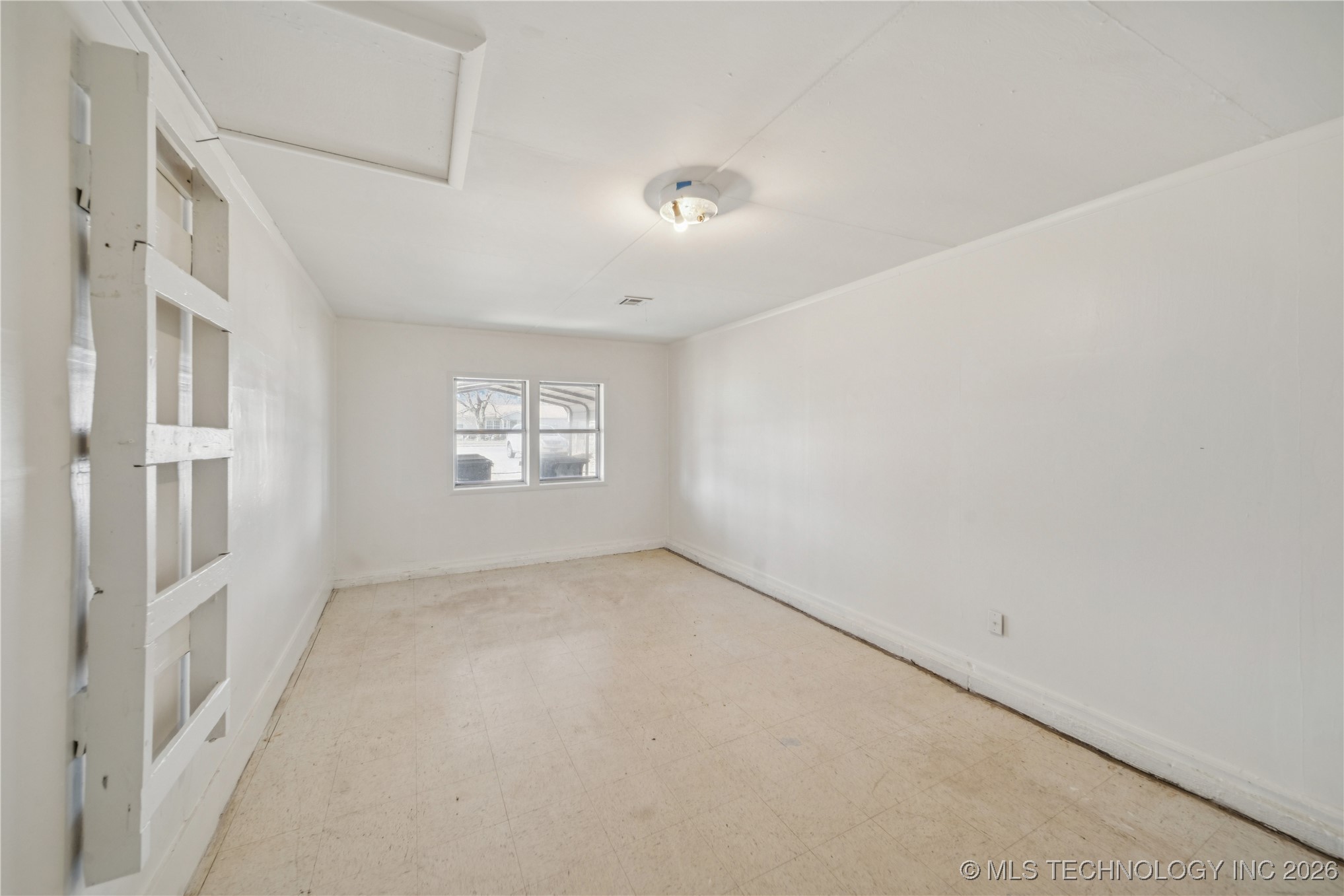 946 S Reavis Road Property Photo 13