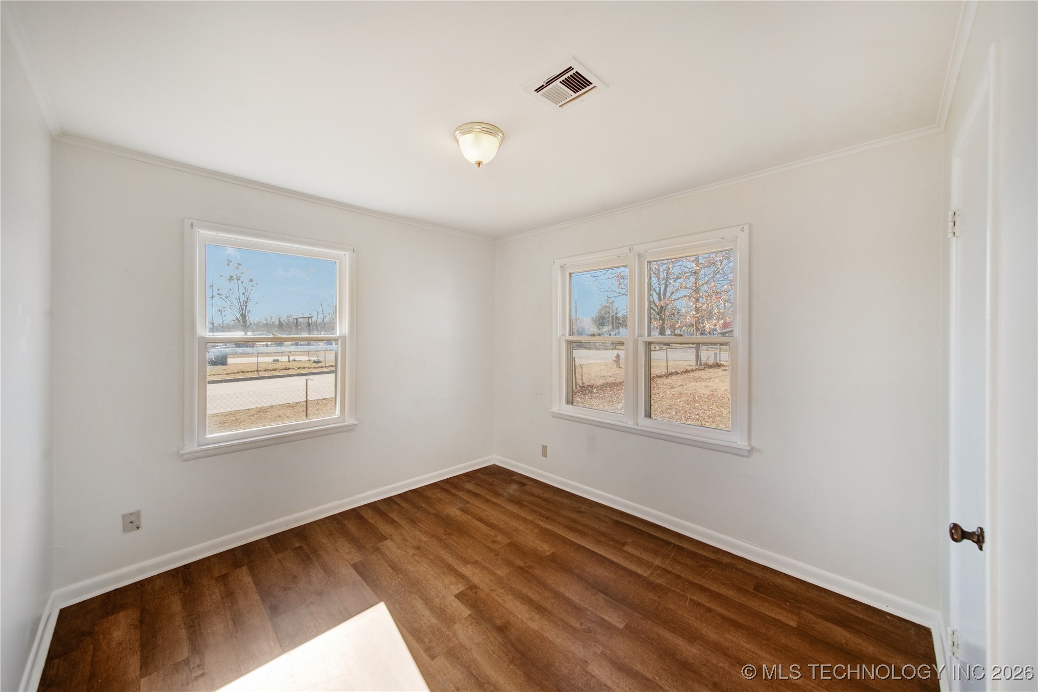 946 S Reavis Road Property Photo 15