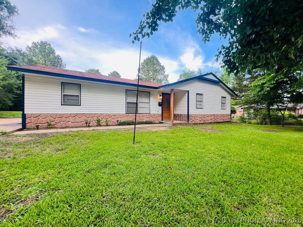 520 Nw B Street Property Photo 1