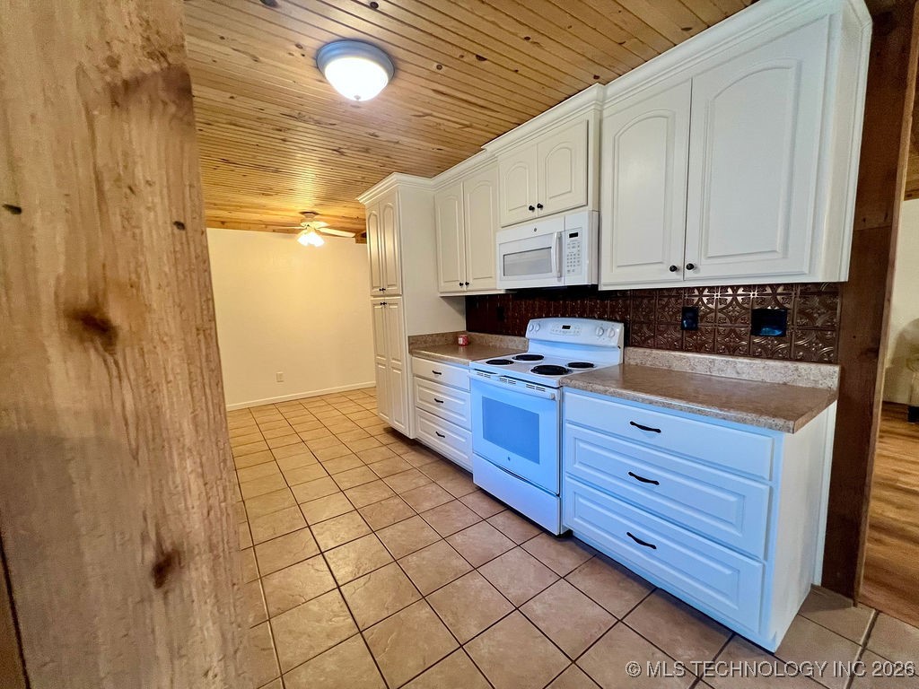 520 Nw B Street Property Photo 4