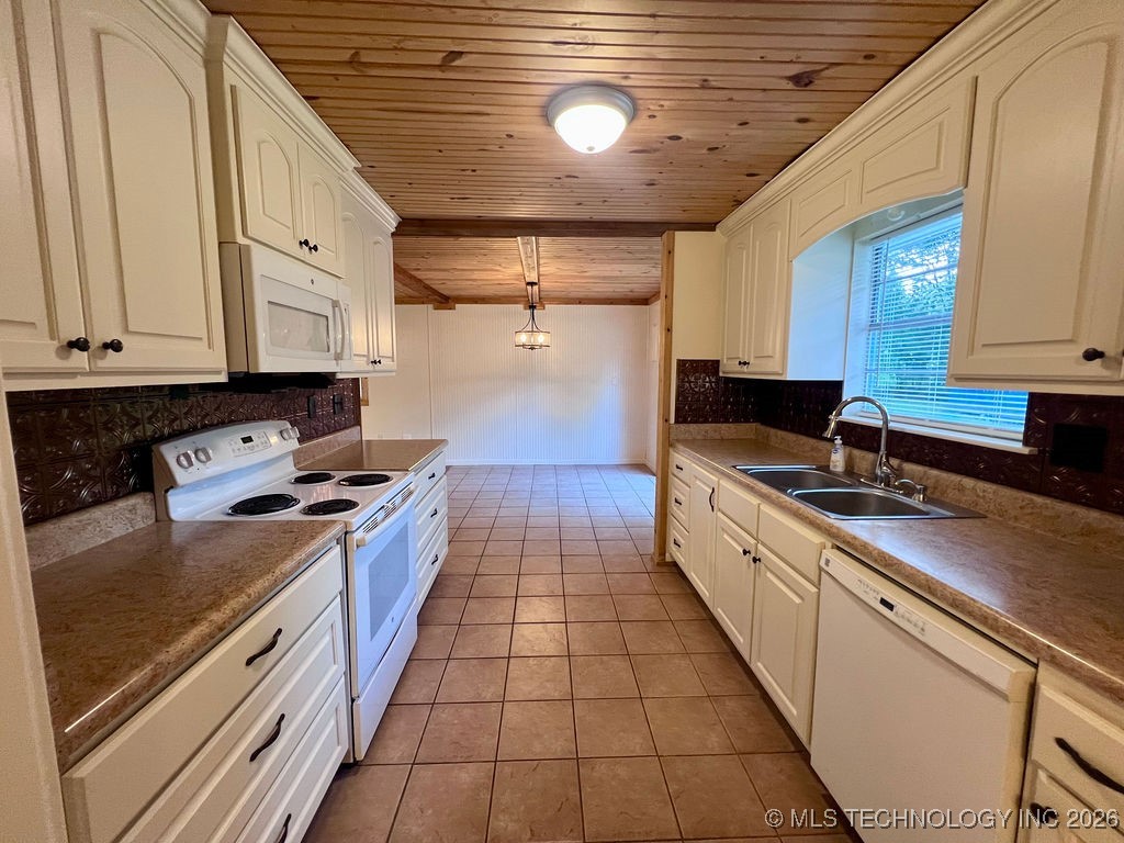 520 Nw B Street Property Photo 5