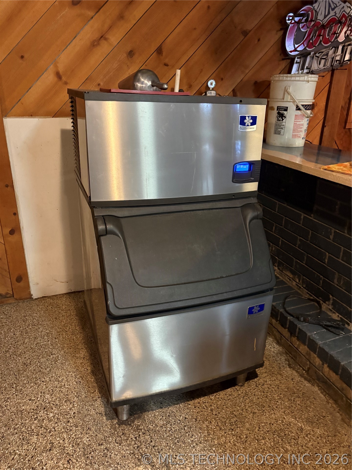 1704 Highway 70 E Property Photo 14