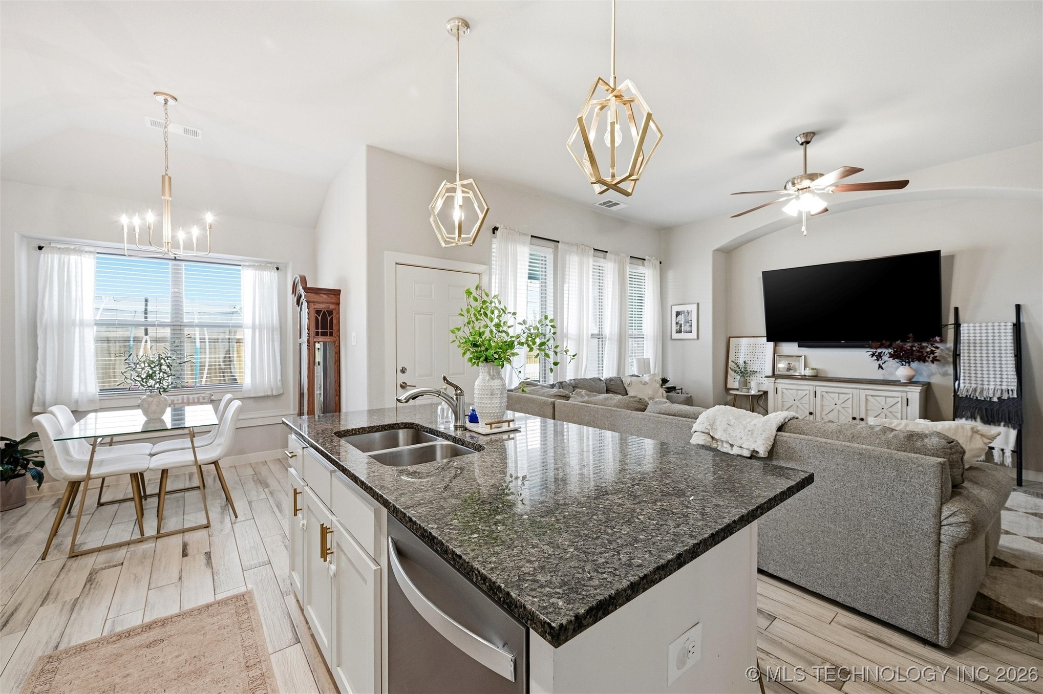 96 Tallgrass Property Photo 3