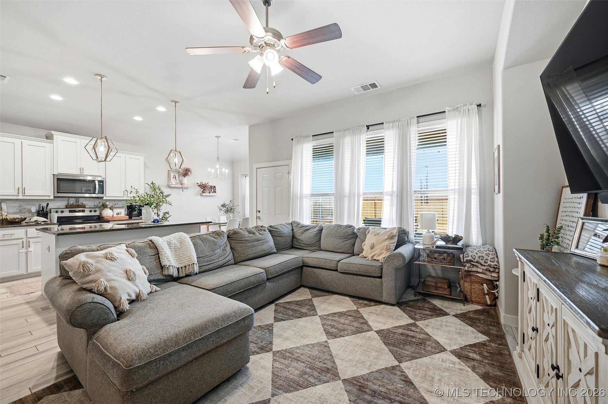 96 Tallgrass Property Photo 4
