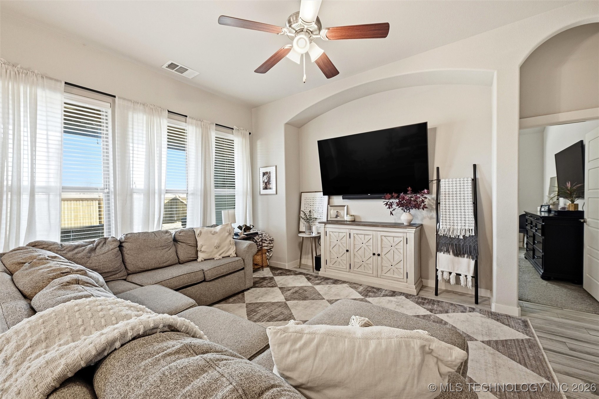 96 Tallgrass Property Photo 6