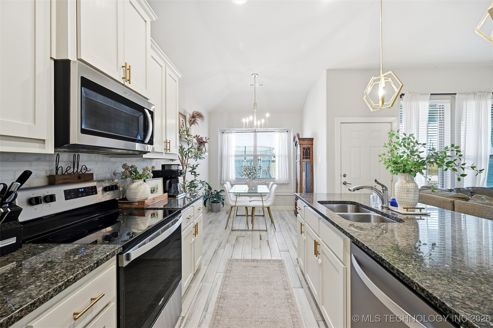 96 Tallgrass Property Photo 8