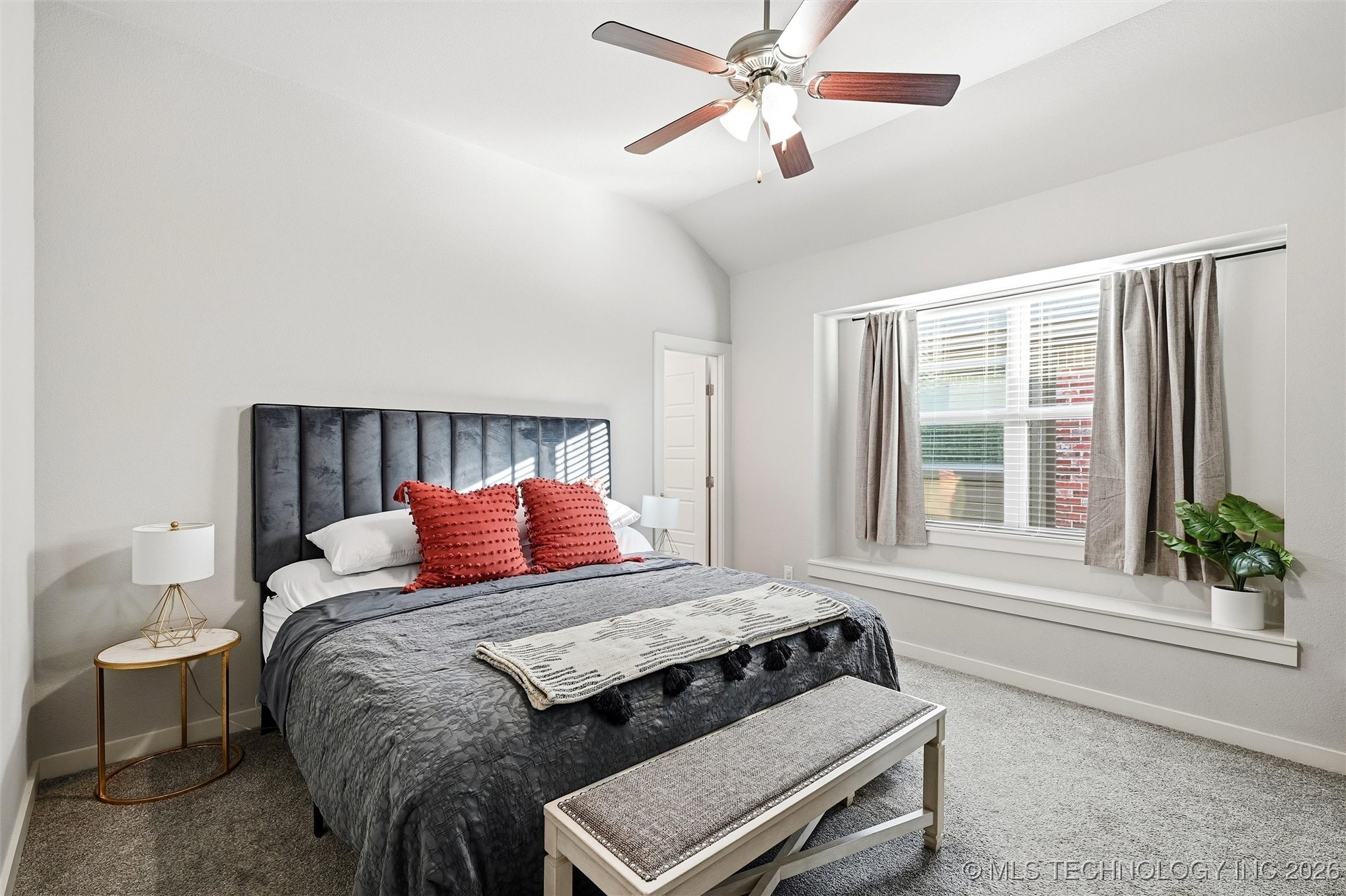 96 Tallgrass Property Photo 14