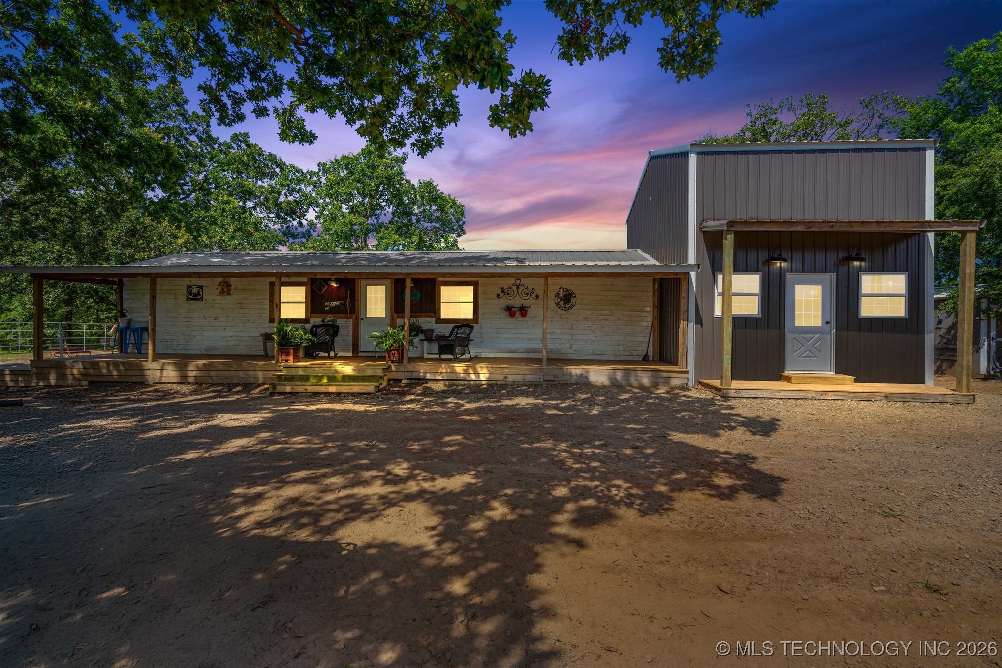 457848 E 1013 Road Property Photo 2