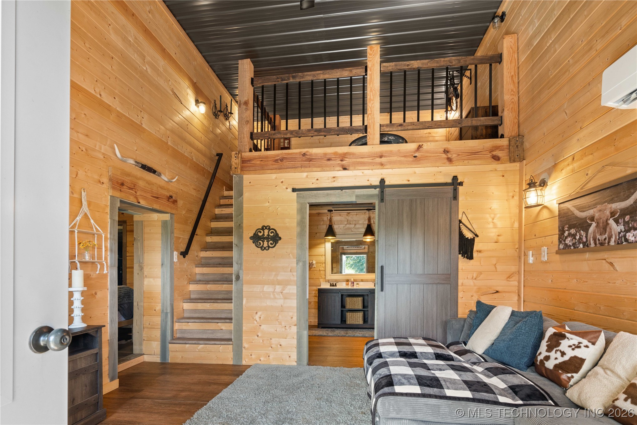 457848 E 1013 Road Property Photo 4