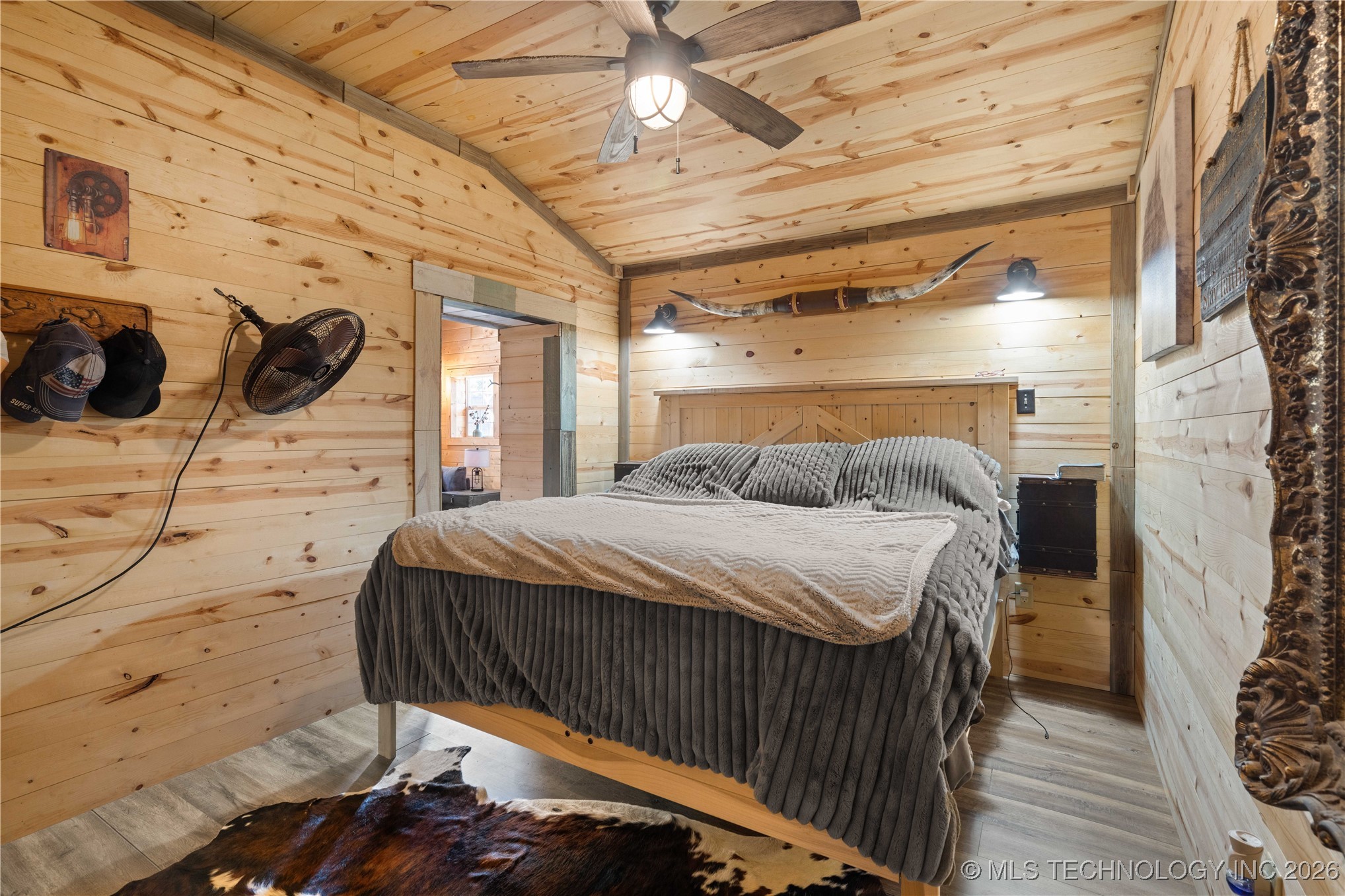 457848 E 1013 Road Property Photo 8